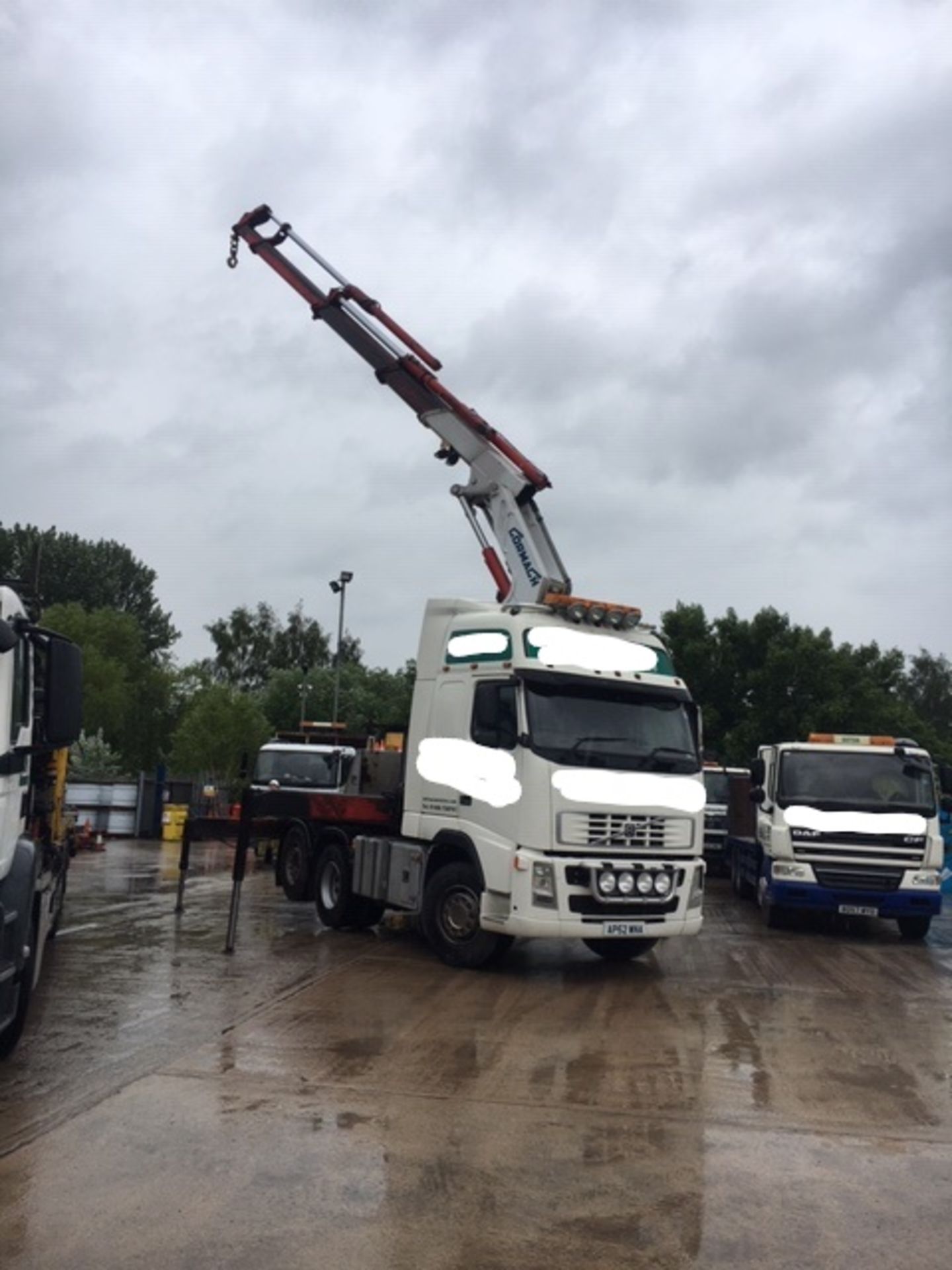 2002 / 52 Volvo FH12 Tractor with 2006 Cormach 40400 E6 Crane