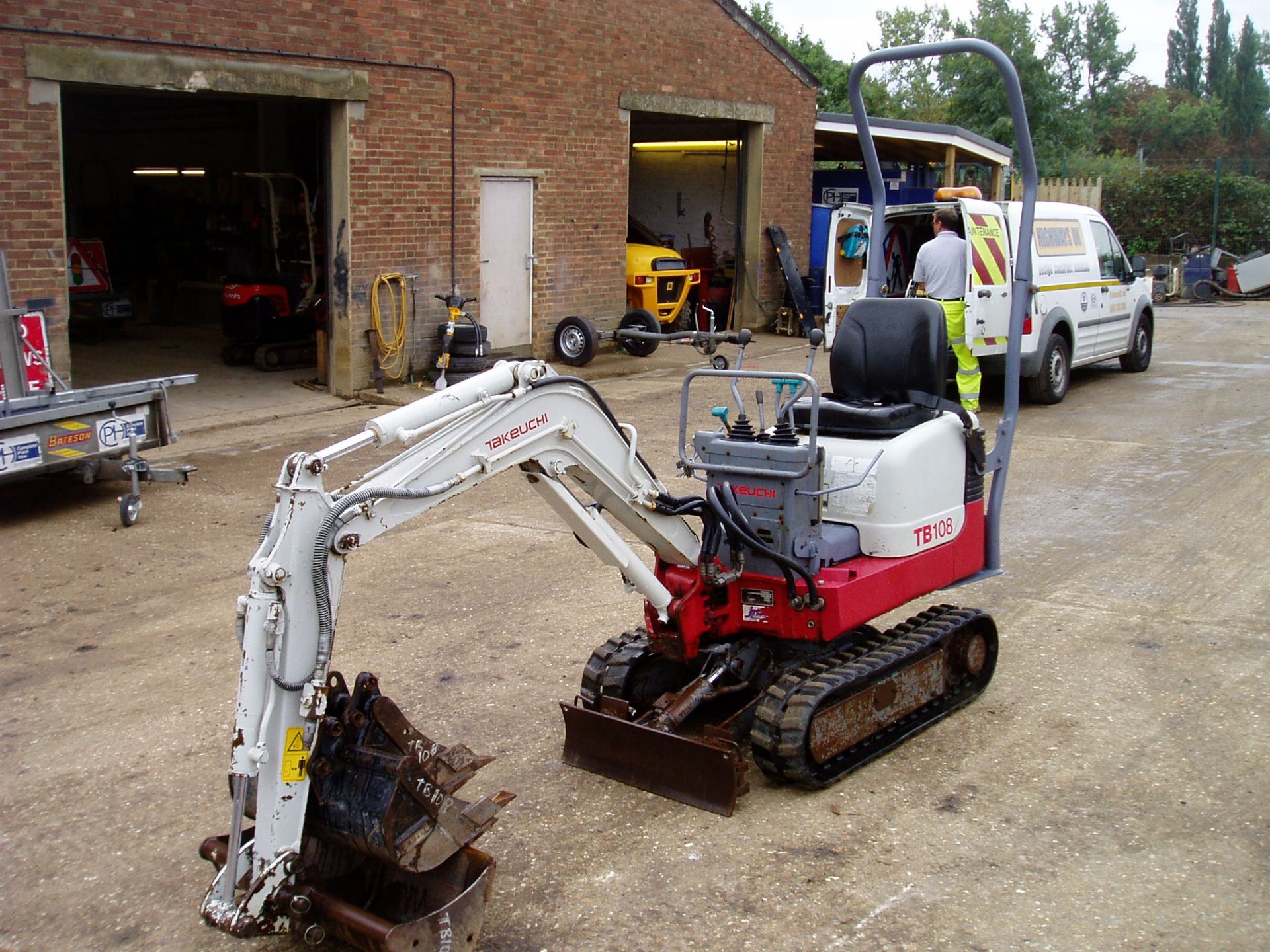 Takeuchi TB108 880Kgs Micro Excavator - Image 2 of 20