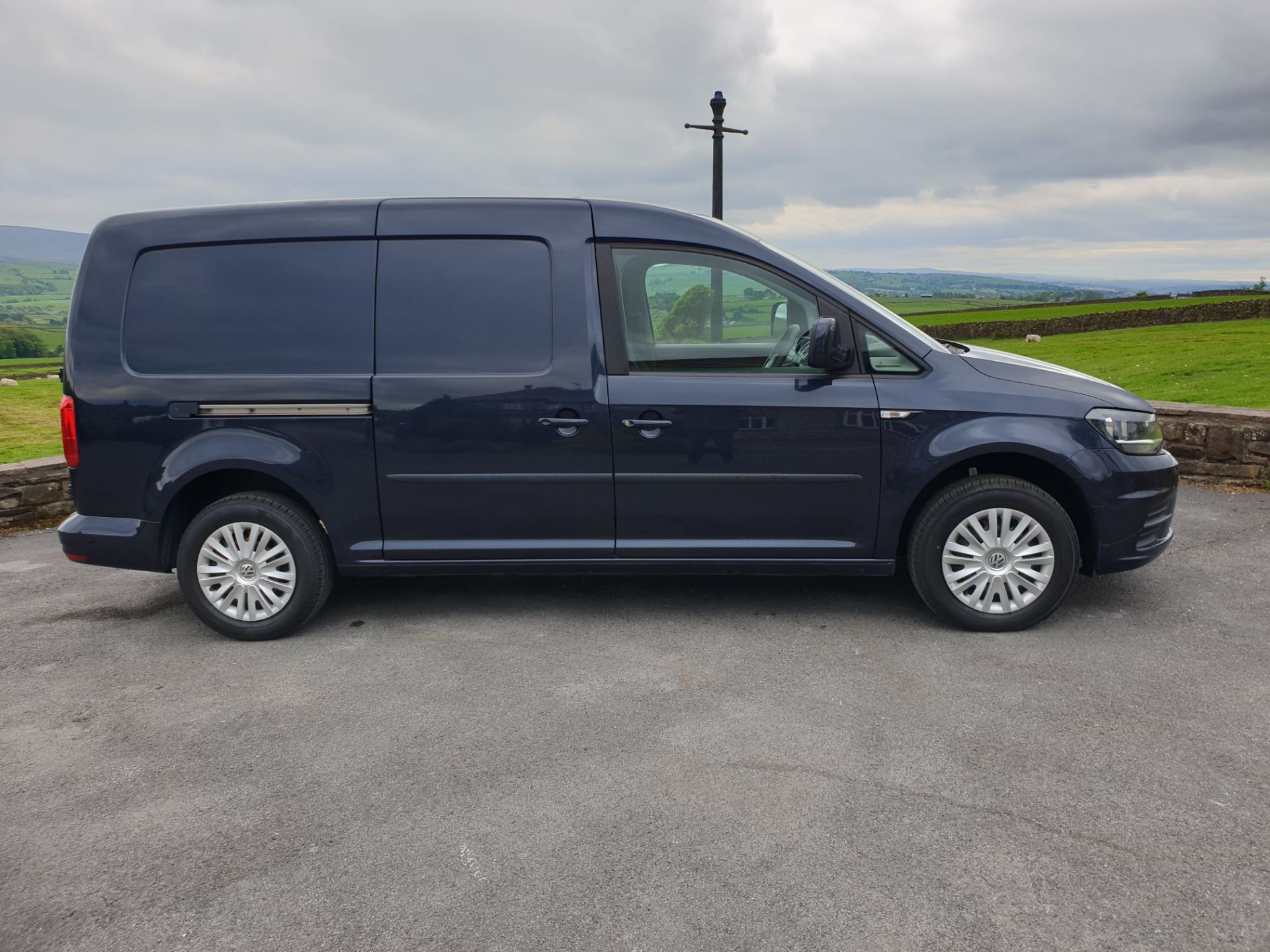 2016 / 16 VW Caddy Trendline 2.0 Tdi Maxxi LWB - Image 2 of 15