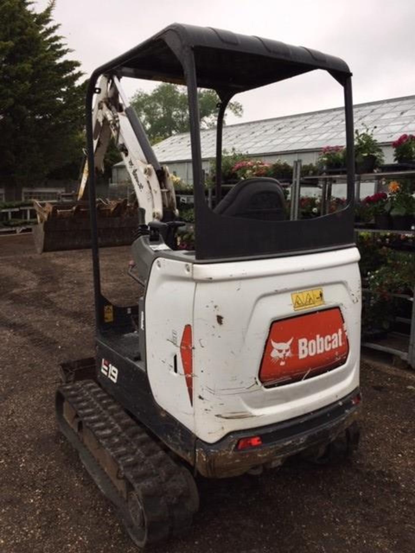 Bobcat E19 Mini Digger - Image 6 of 15