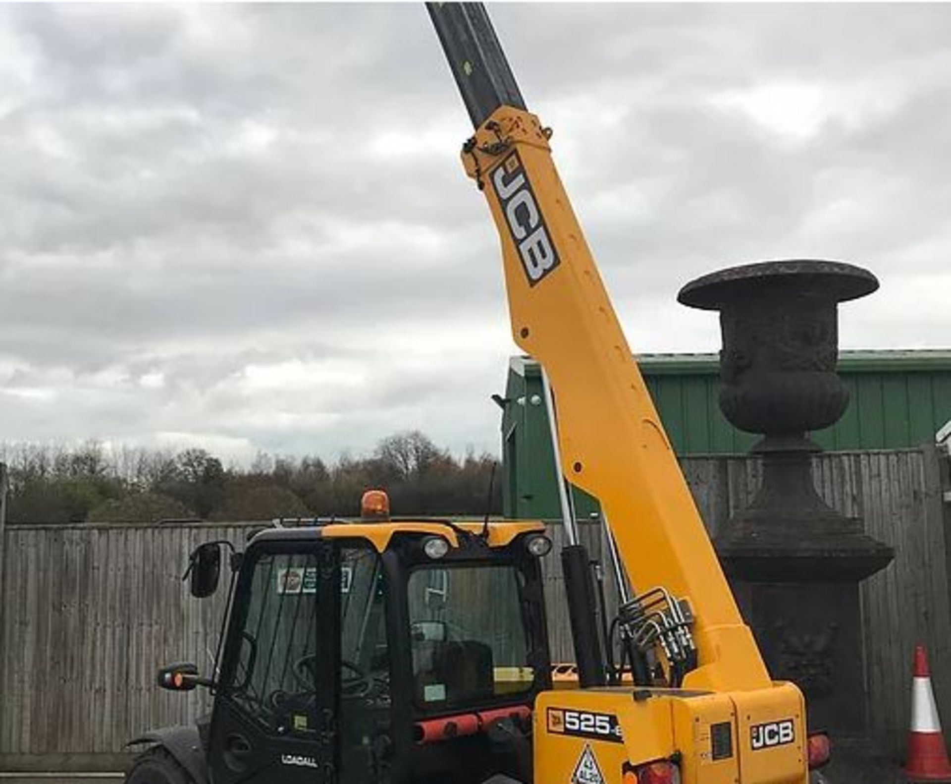 JCB 525-60 Hi Viz Telehandler Loadall 533-105 Telescopic Forklift - Image 7 of 8