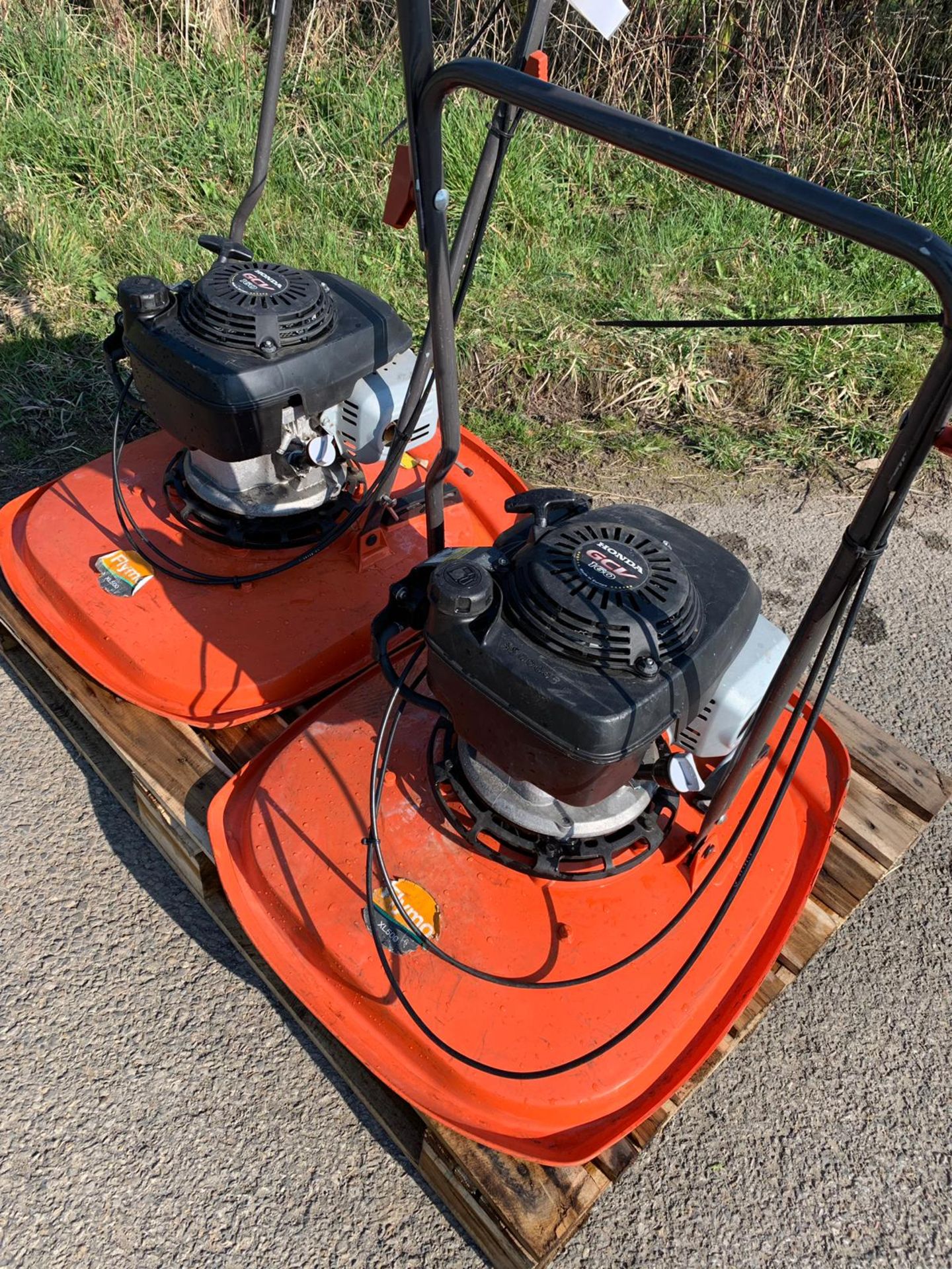 2 X Flymo XL500 Hover Mowers - Image 2 of 2