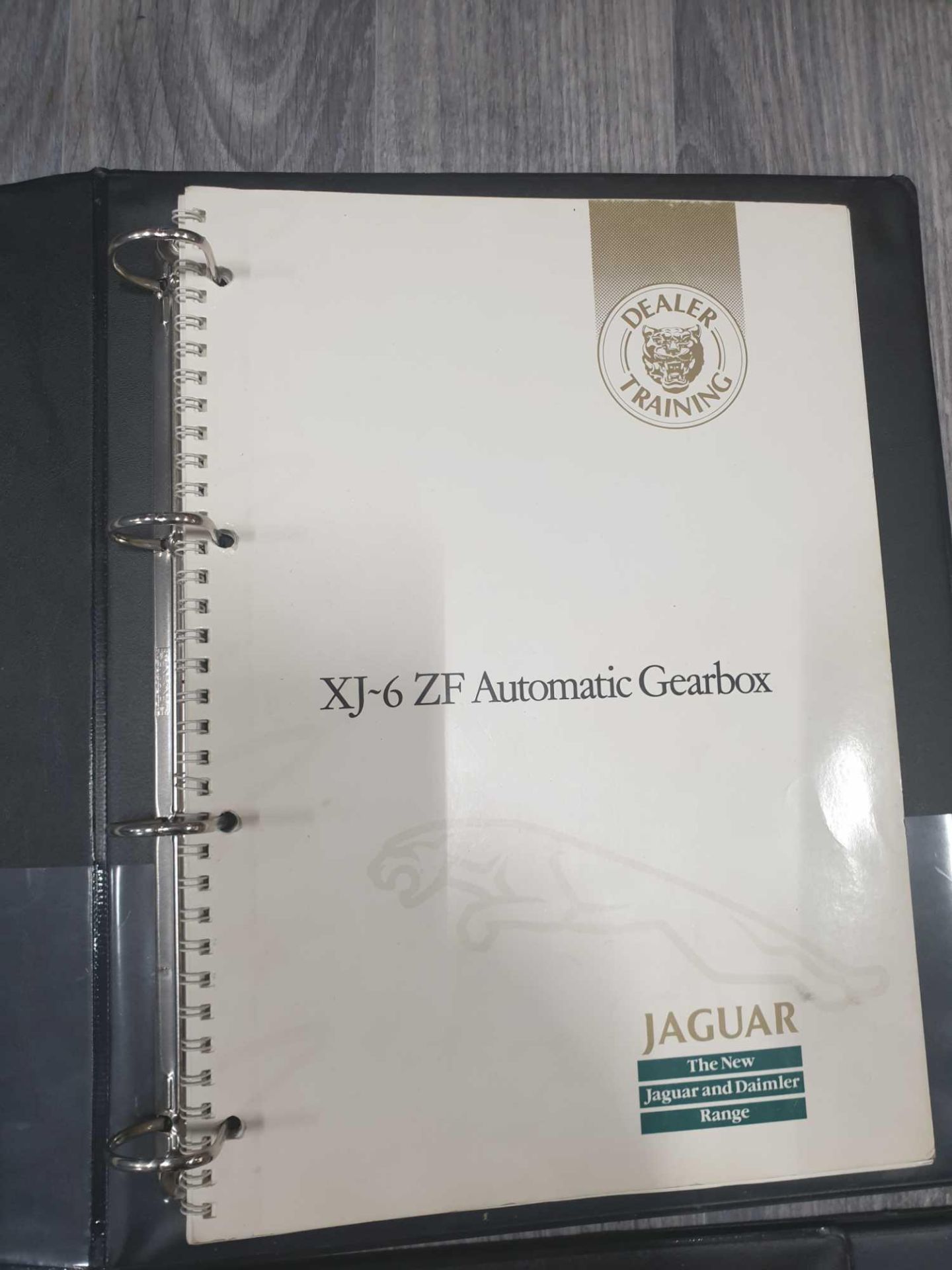 Rare classic Jaguar service manuals - Image 6 of 11