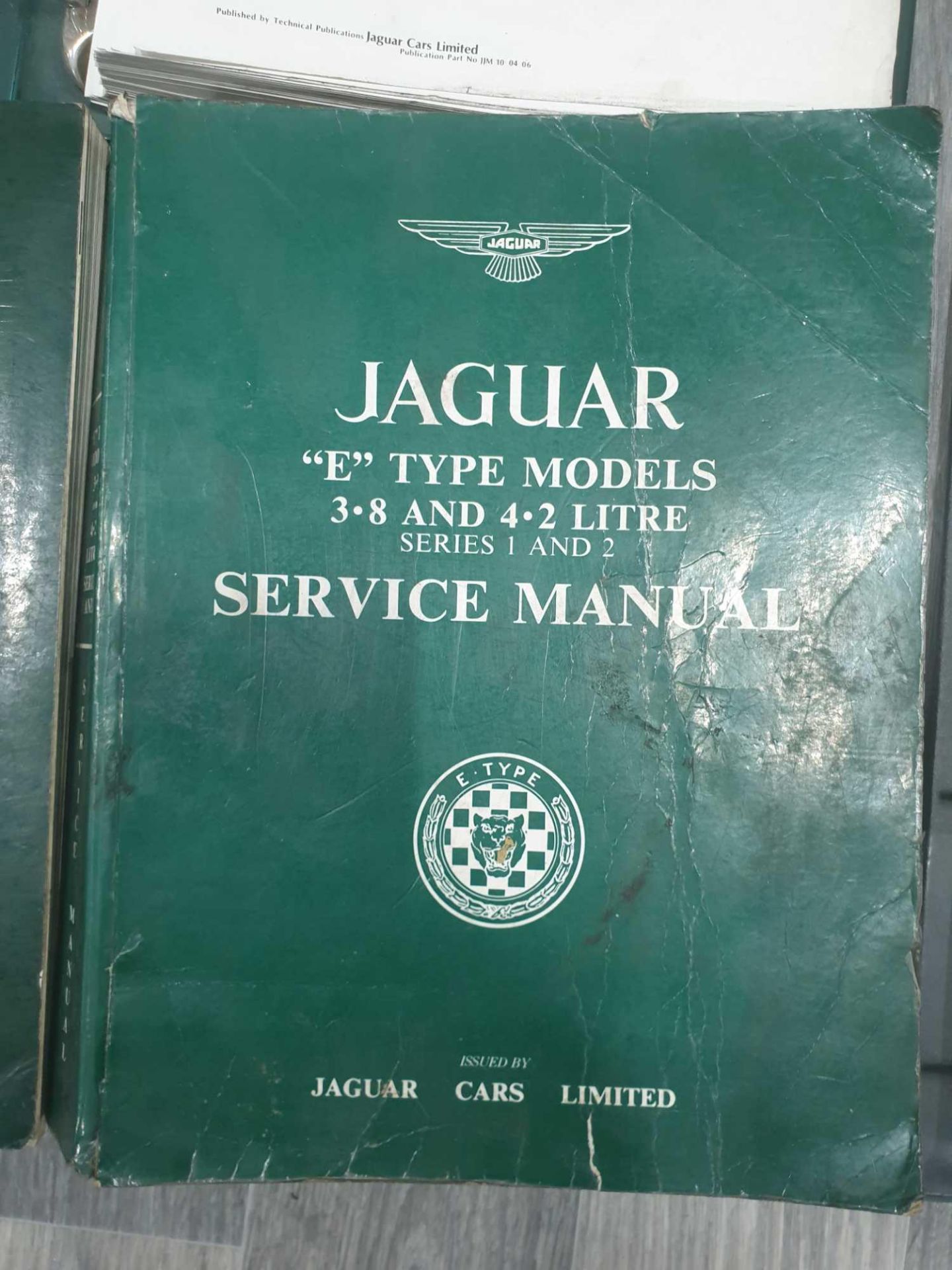 Rare classic Jaguar service manuals - Image 8 of 11