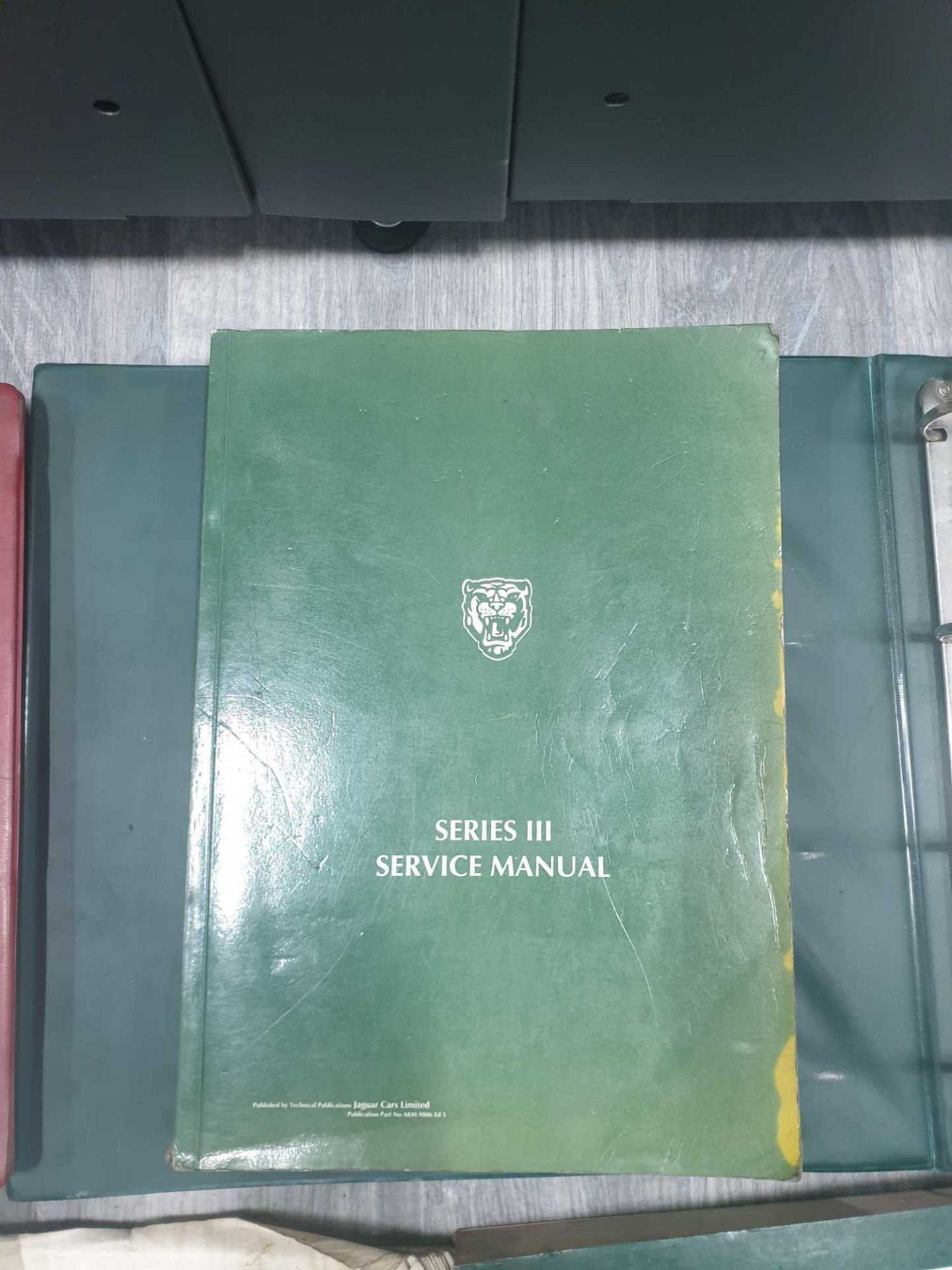 Rare classic Jaguar service manuals - Image 4 of 11
