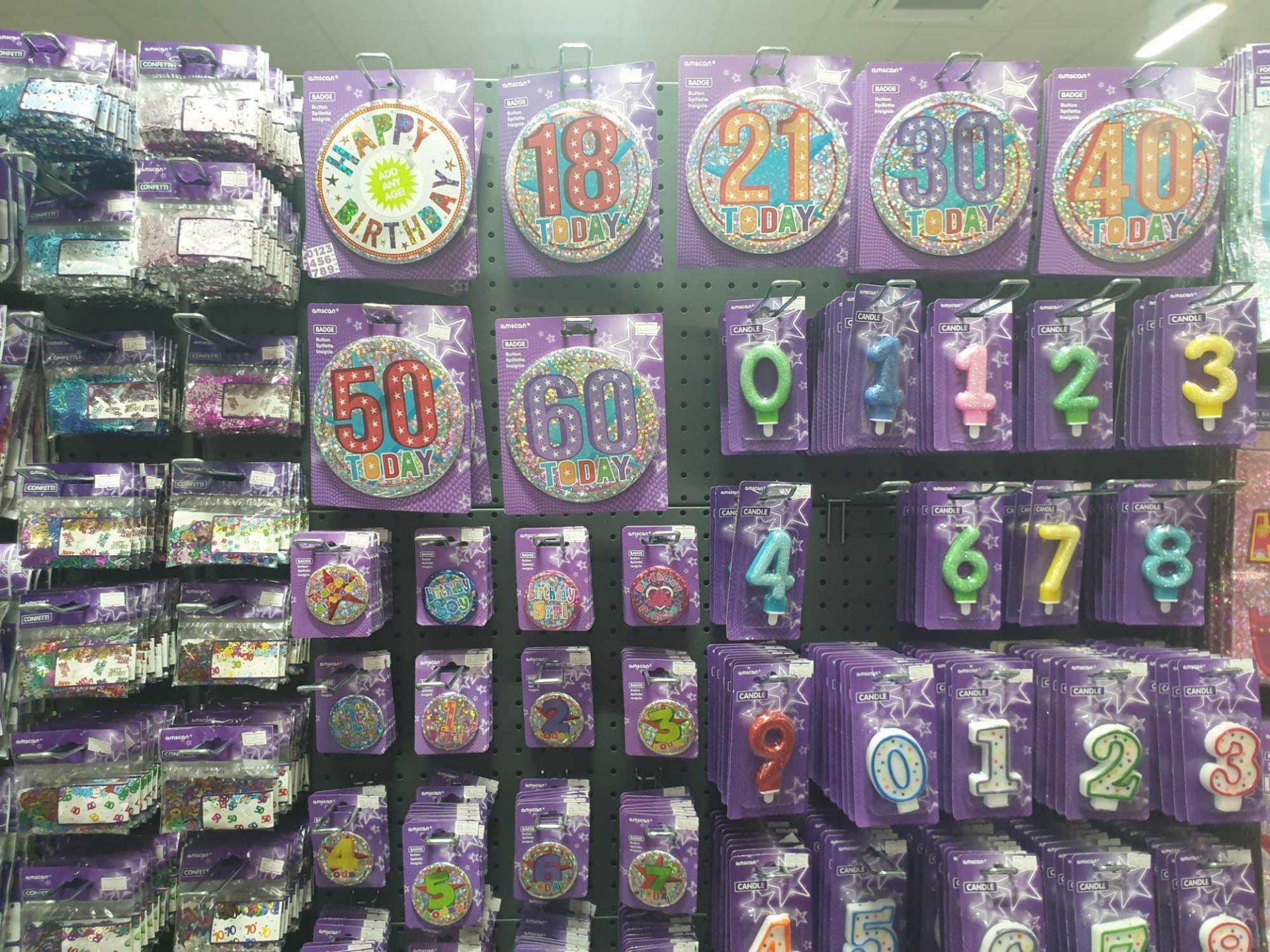 941 x candles badges and confetti packs - Image 2 of 4