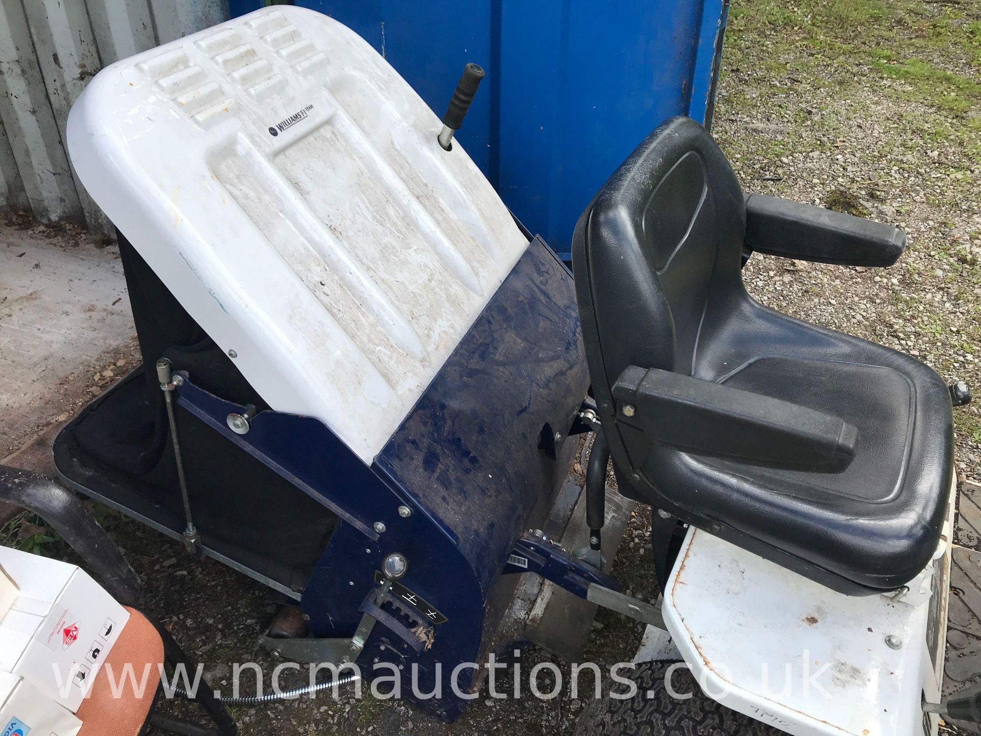 Williams WF1-600H Sit Down Mower - Image 13 of 15