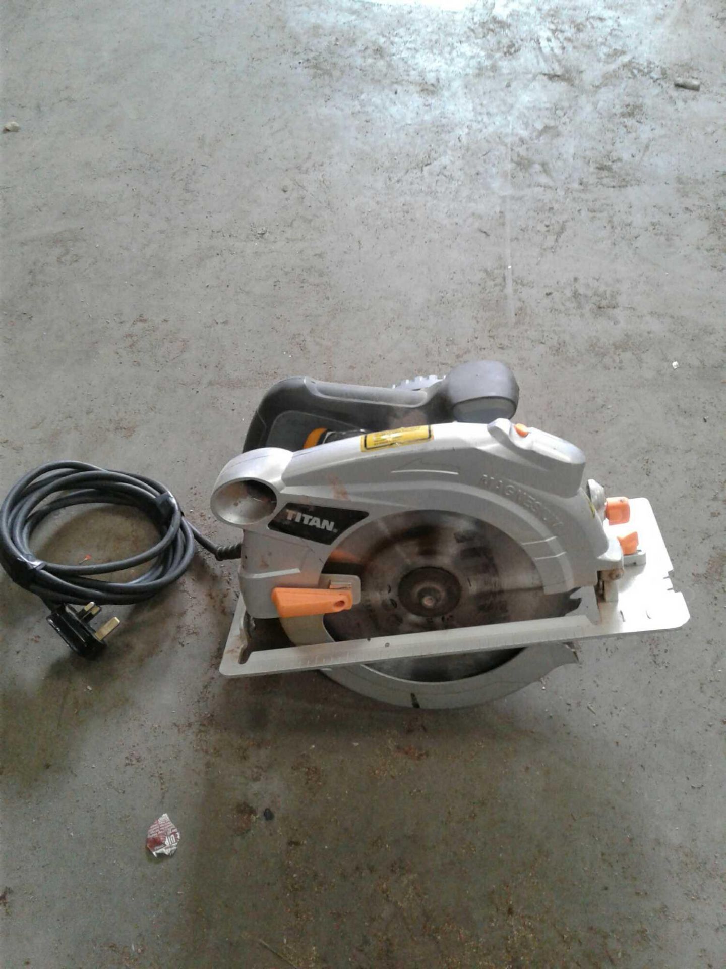 Titan circular saw TTB287CSW