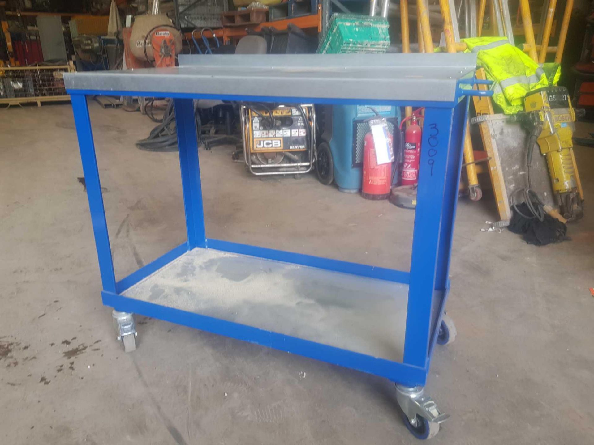 Mobile work bench