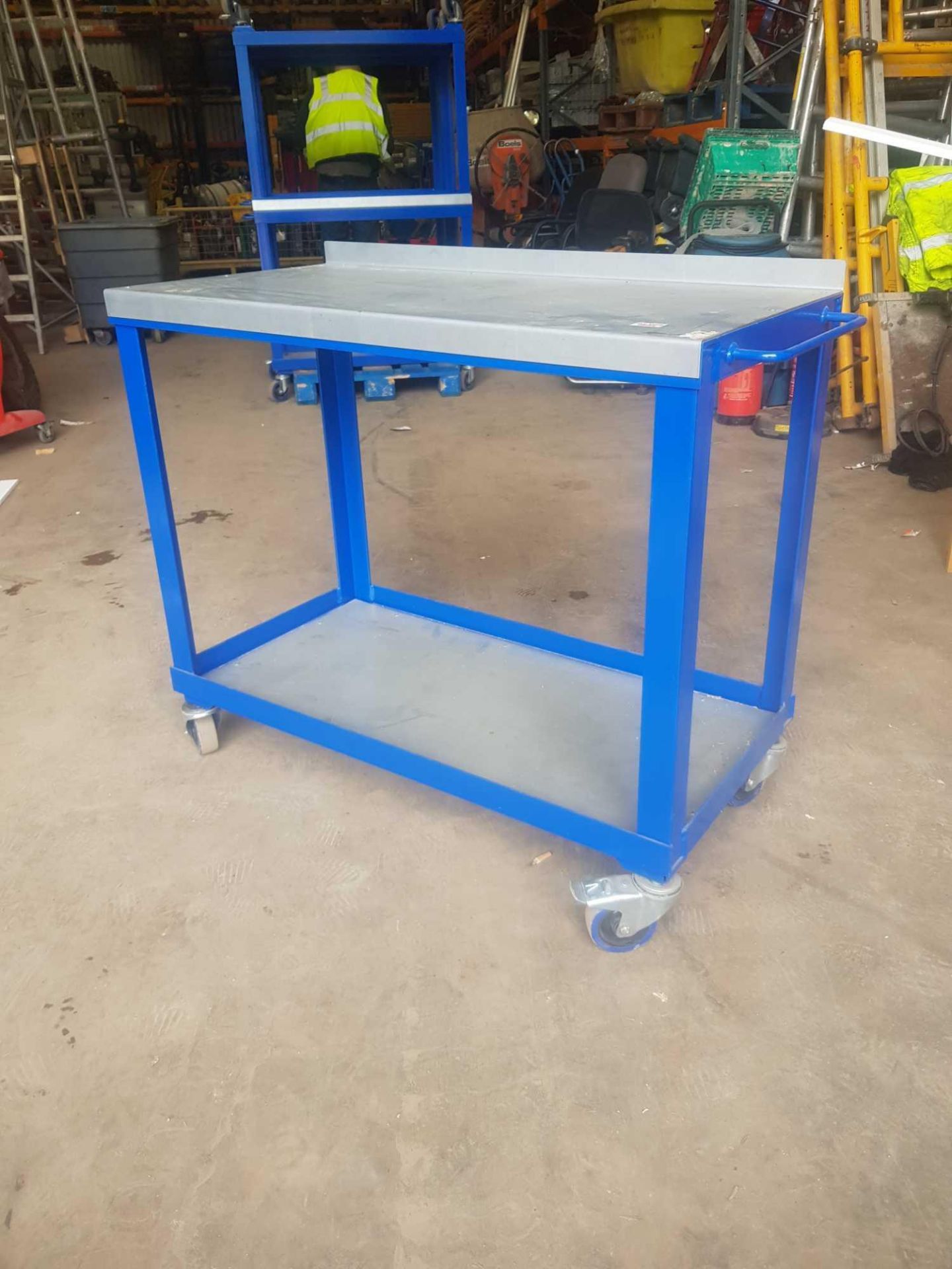 Mobile work bench