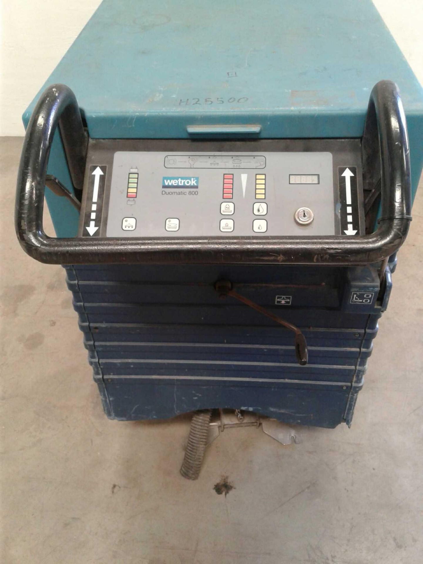 Industrial walk behind floor scrubber dryer - Image 5 of 5