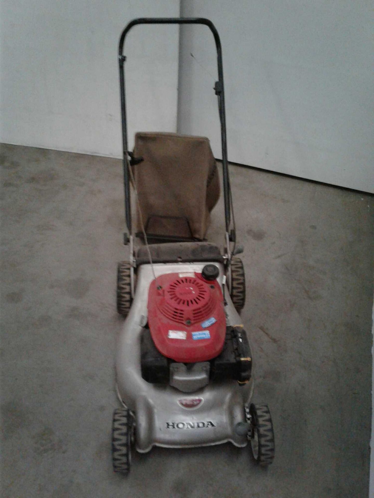 Honda petrol mower - Image 2 of 2