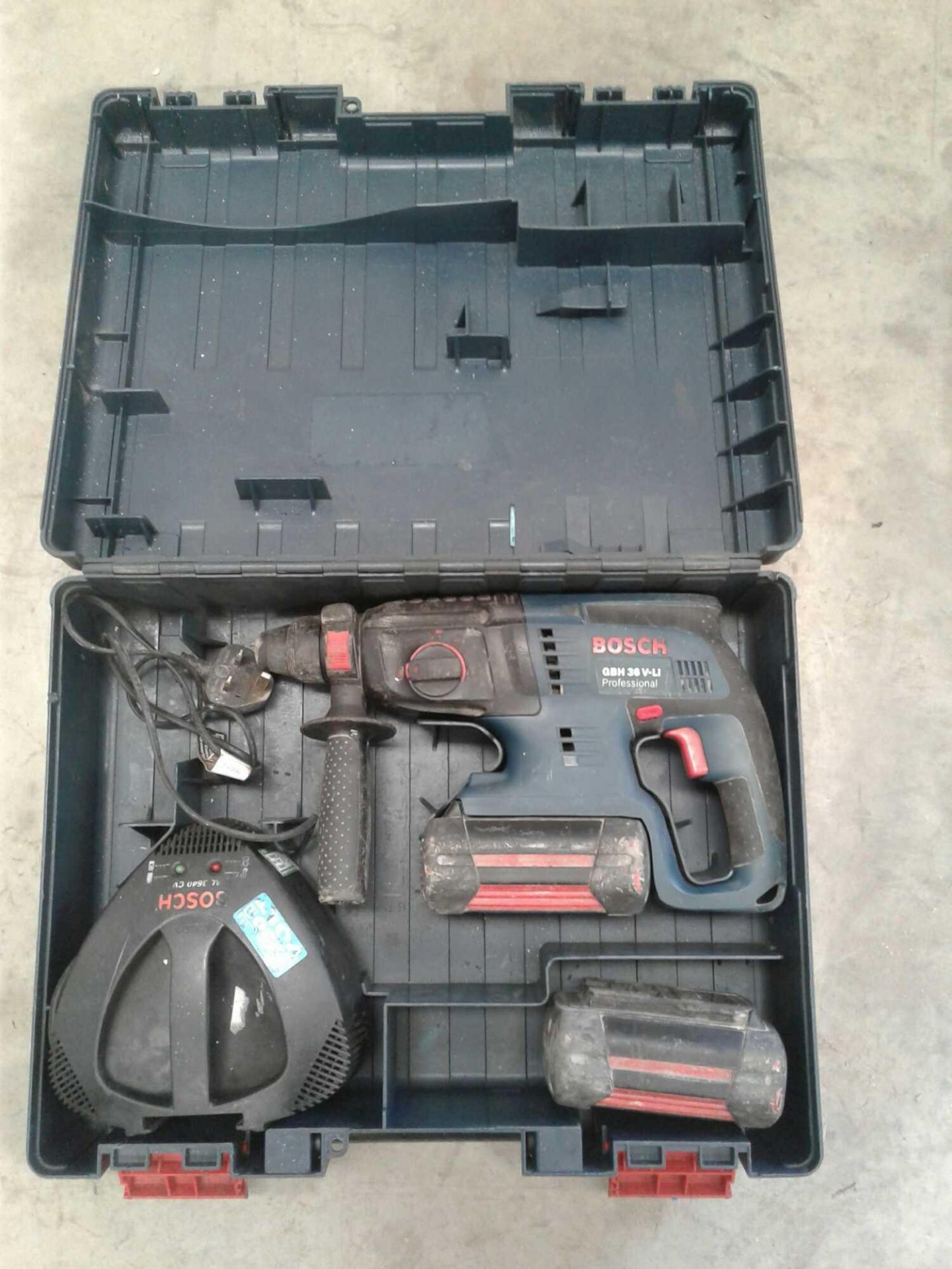 Bosch GBH 36 Volt professional cordless hammer drill - Image 4 of 5