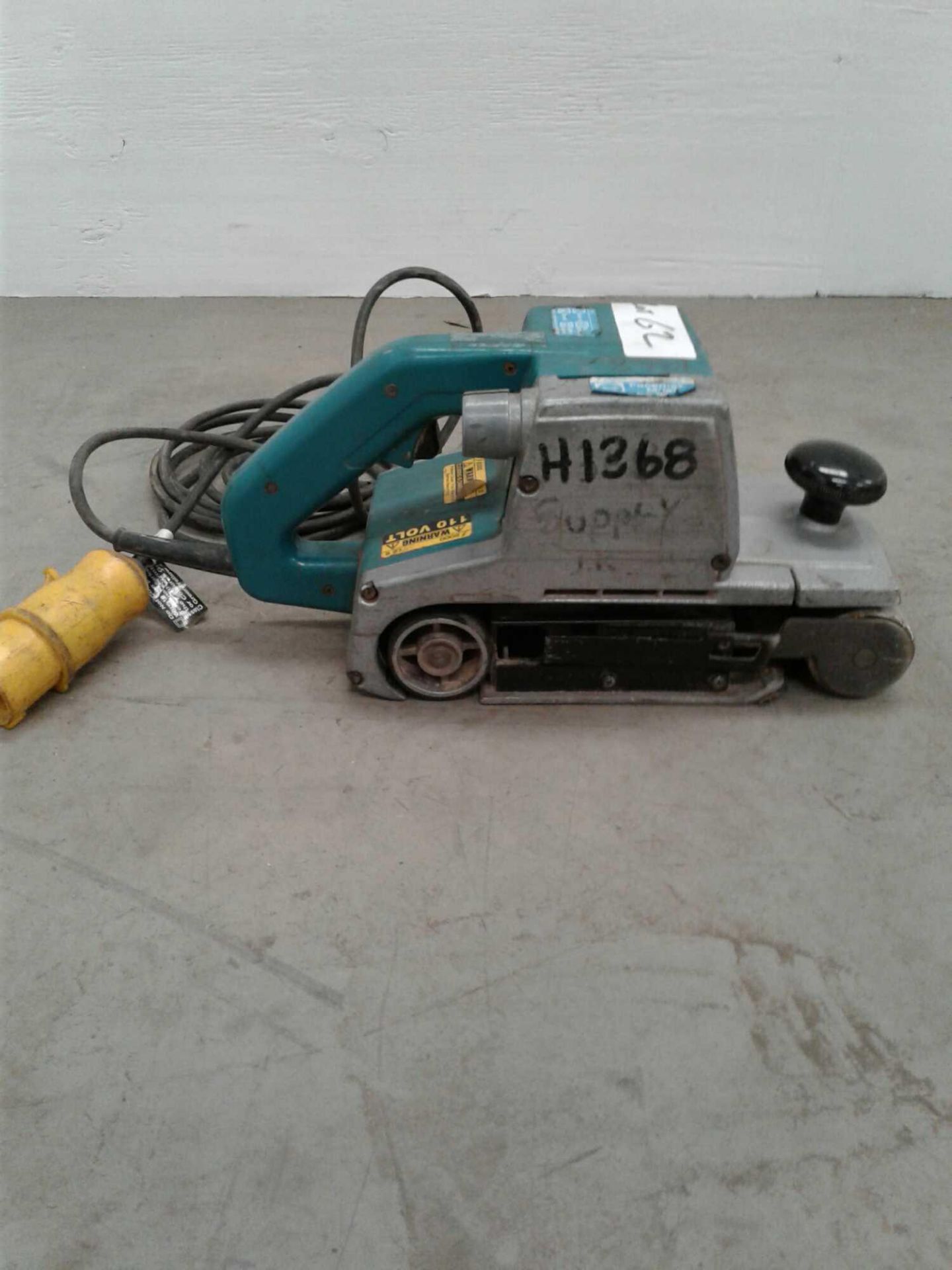 Makita belt sander 110 V - Image 3 of 4