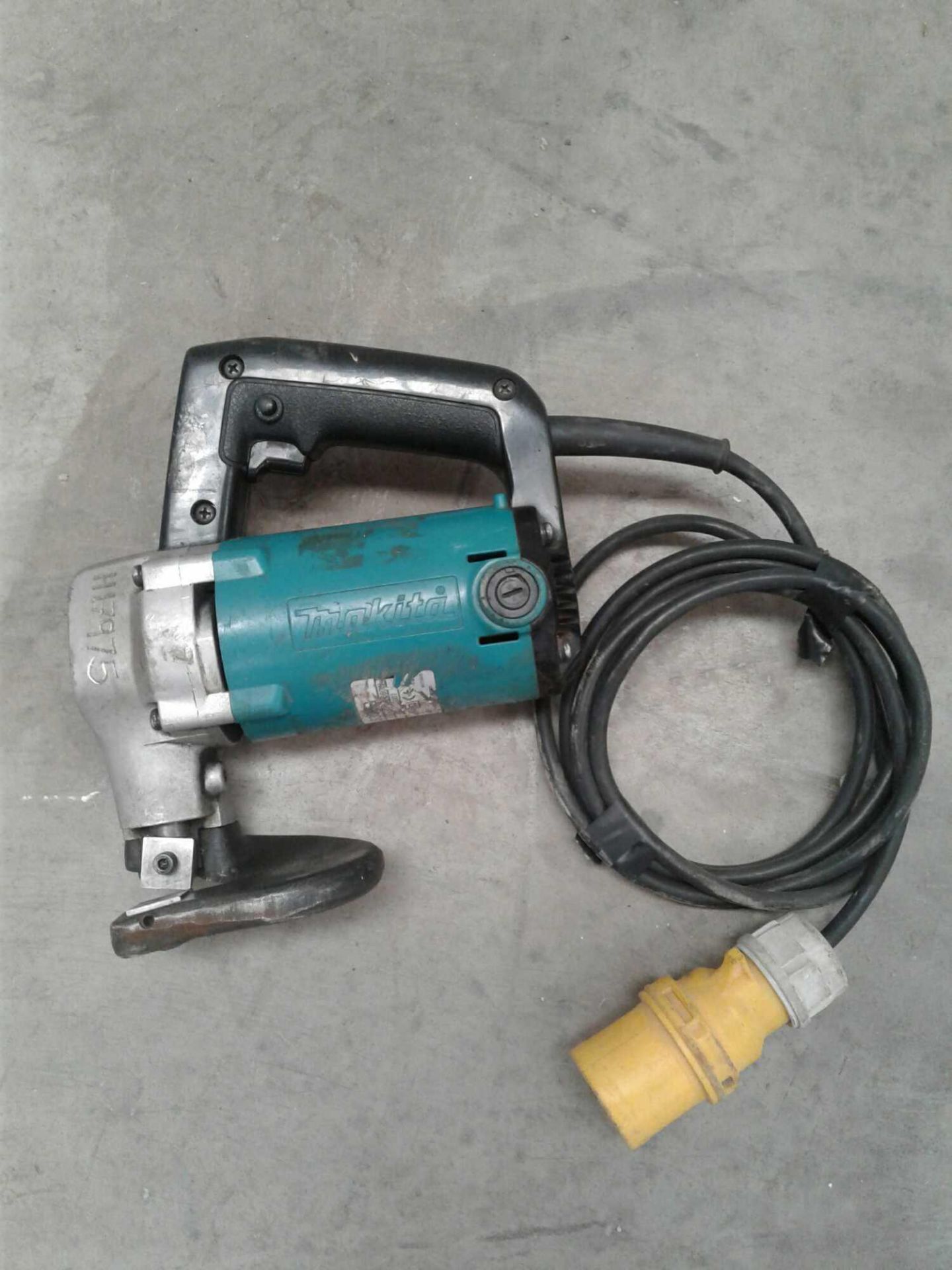 Makita metal saw110v - Image 2 of 2