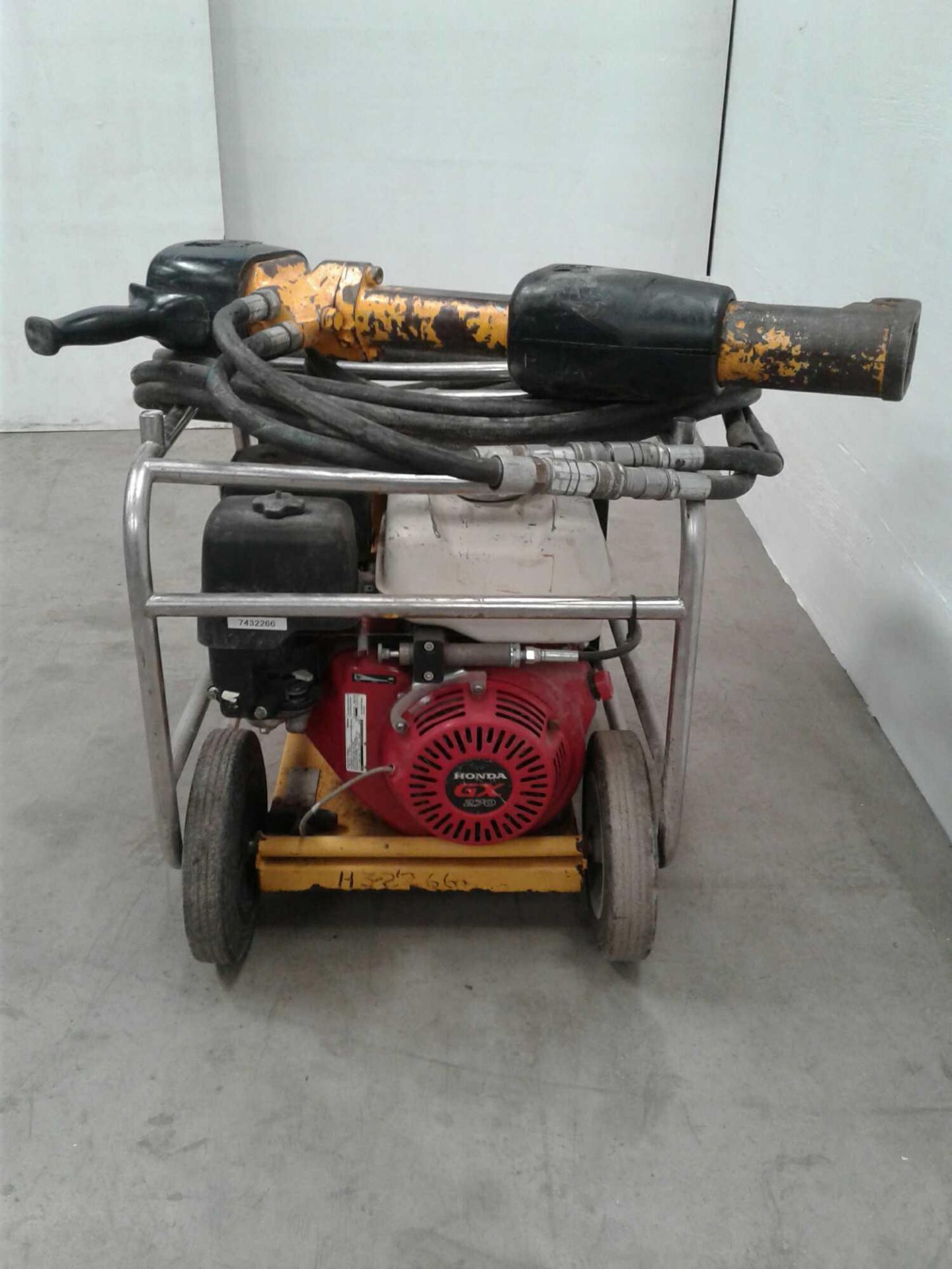Hydraulic breaker pack with gun petrol - Image 3 of 4