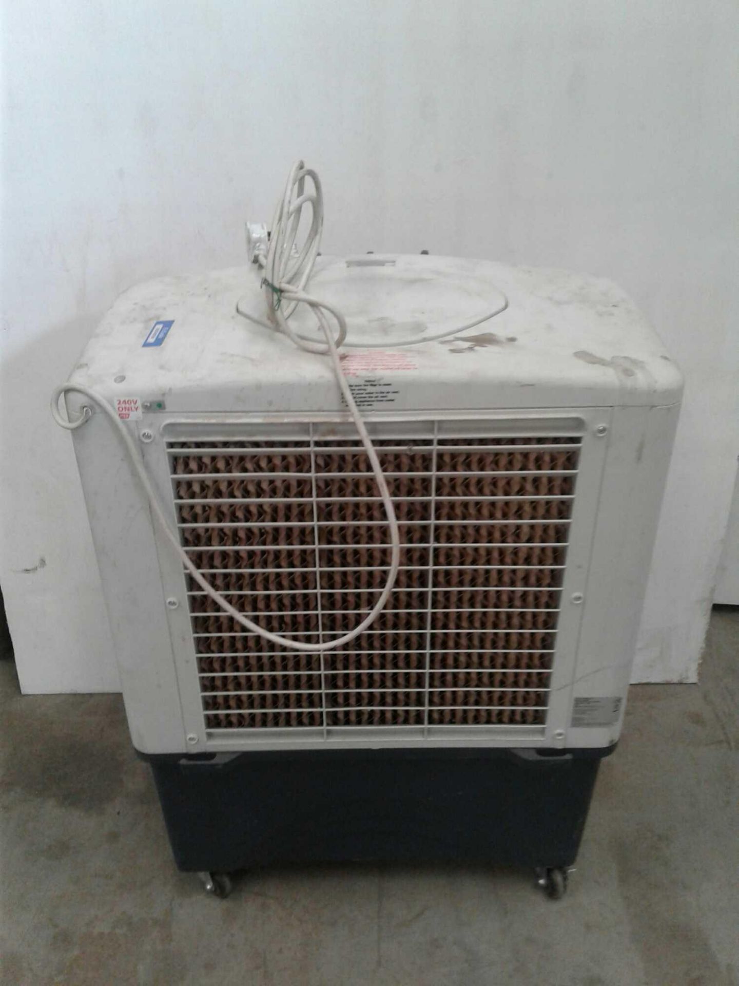 Honeywell evapourative coolers unit 230 V - Image 2 of 2