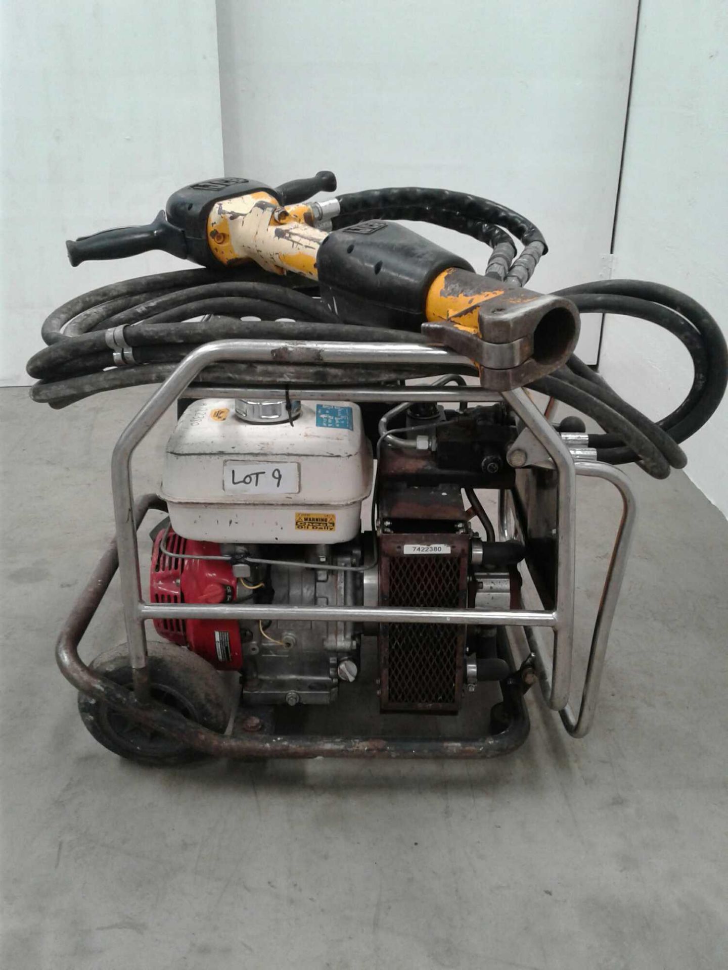 Petrol hydraulic breaker pack with gun - Image 4 of 4