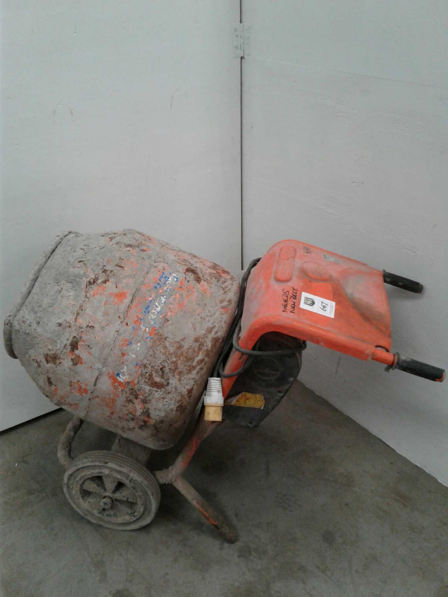 Belle minimix 150 cement mixer 110 V - Image 2 of 4