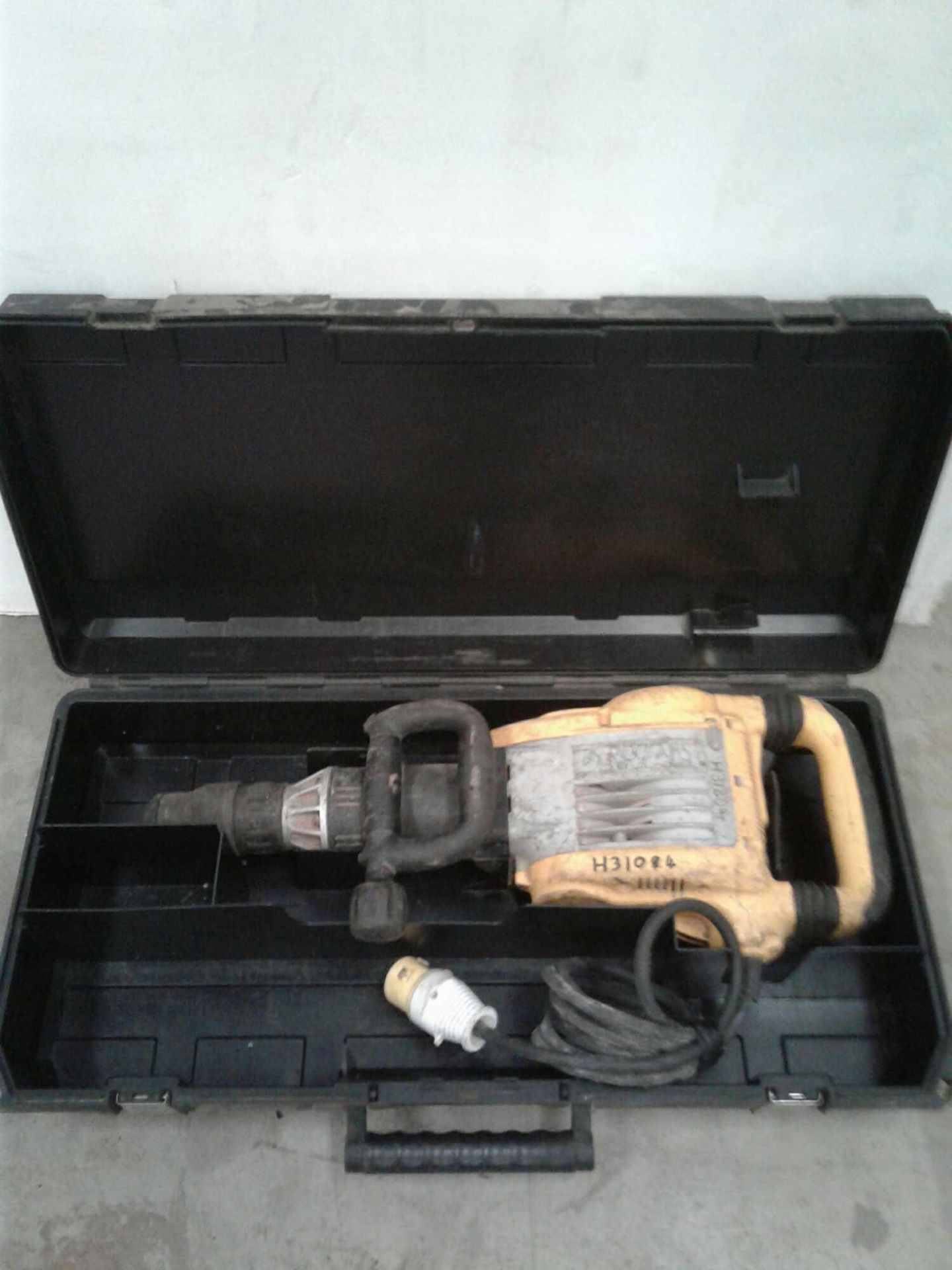 DeWalt heavy breaker 110 V