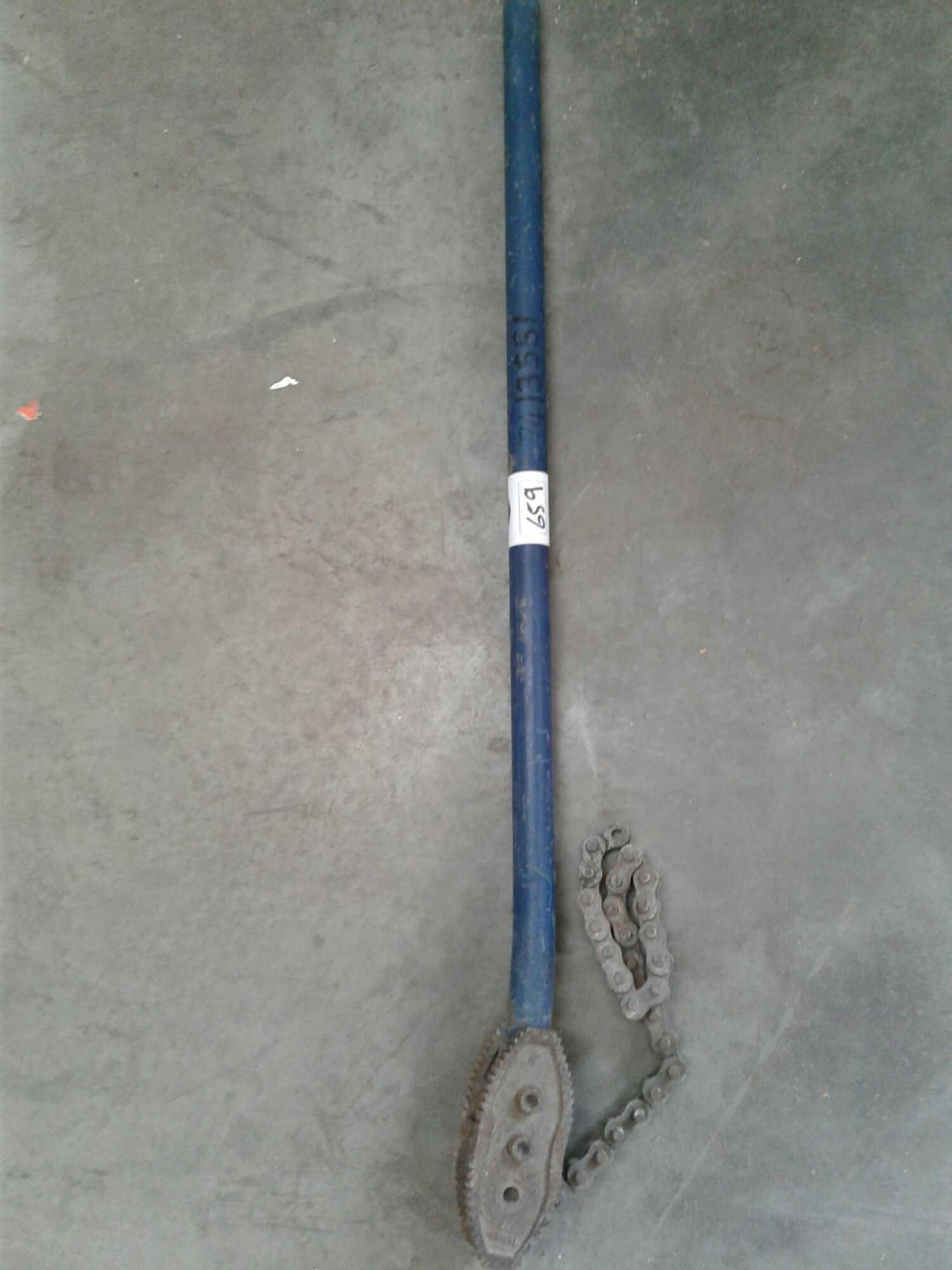 Pipe chain wrench