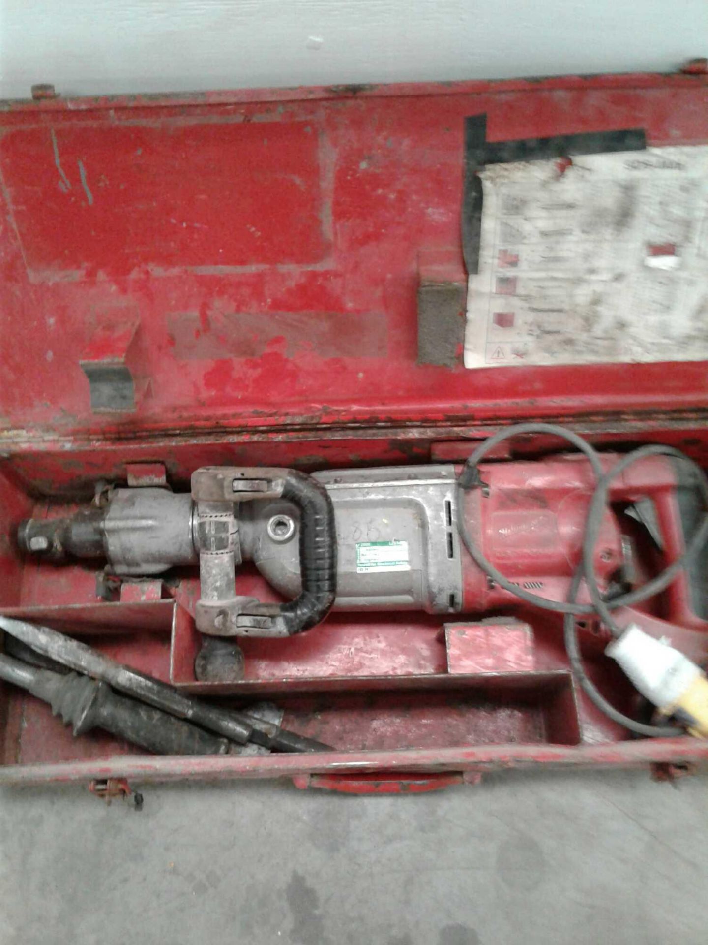 Milwaukee heavy breaker 110 V