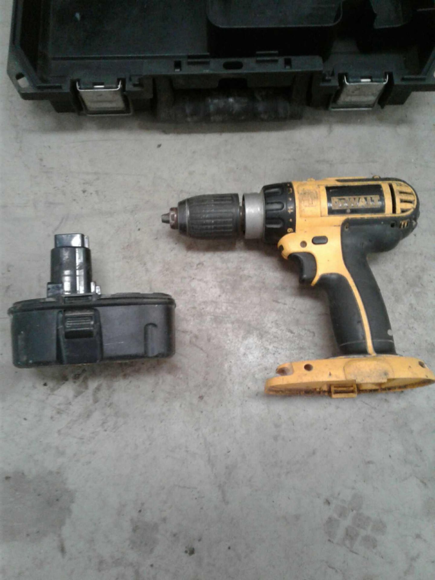 DeWalt cordless drill 18 volt