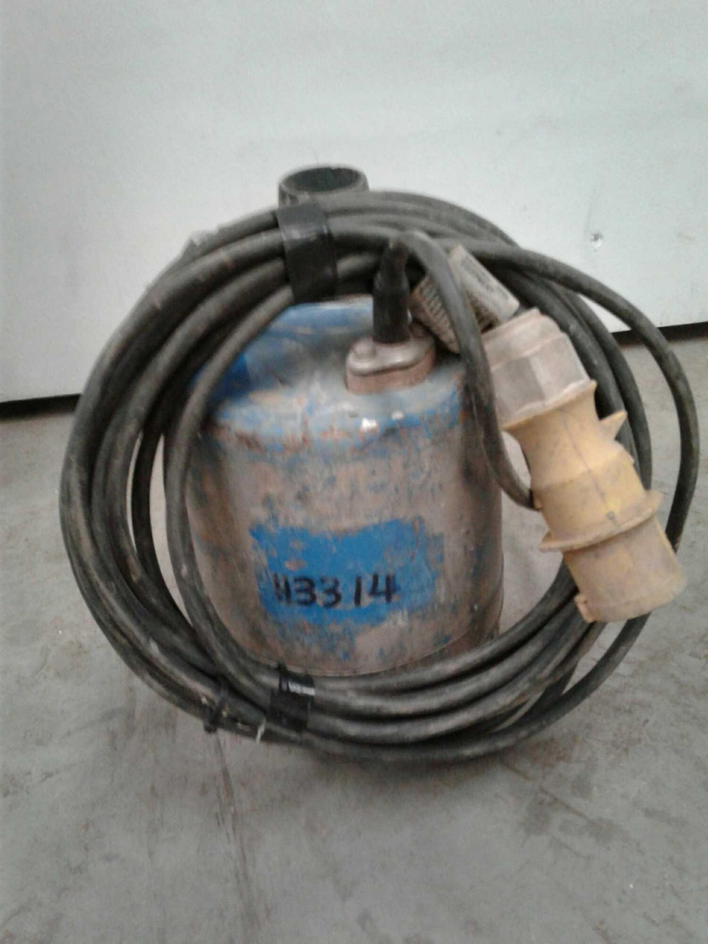 Submersible pump 110 V - Image 3 of 3
