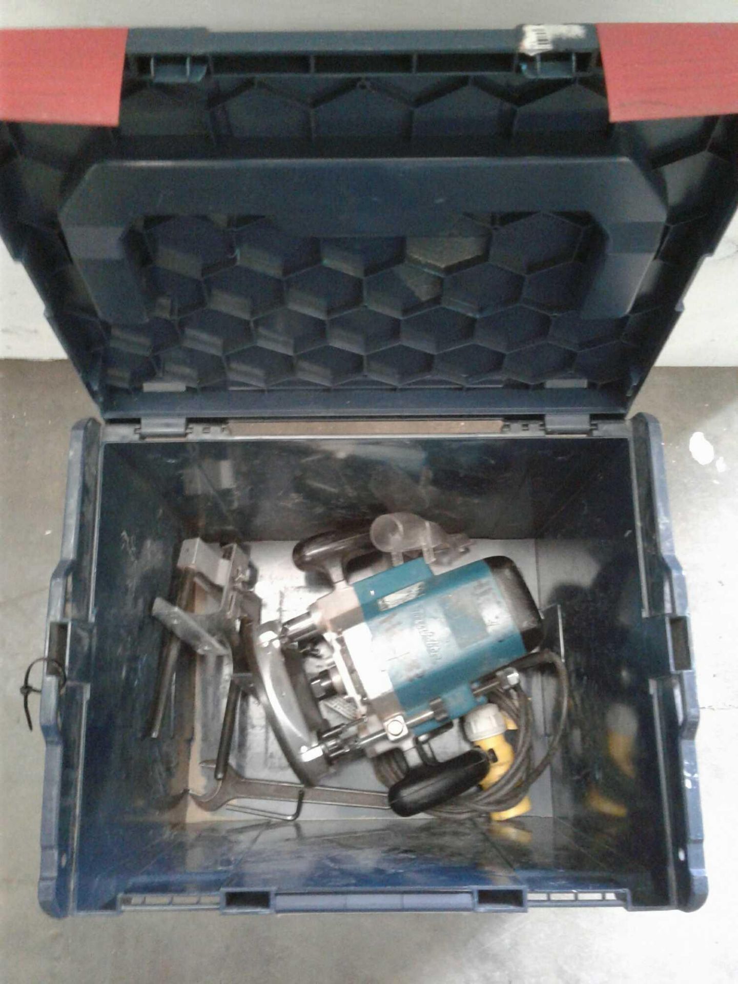 Makita router 110v - Image 2 of 3