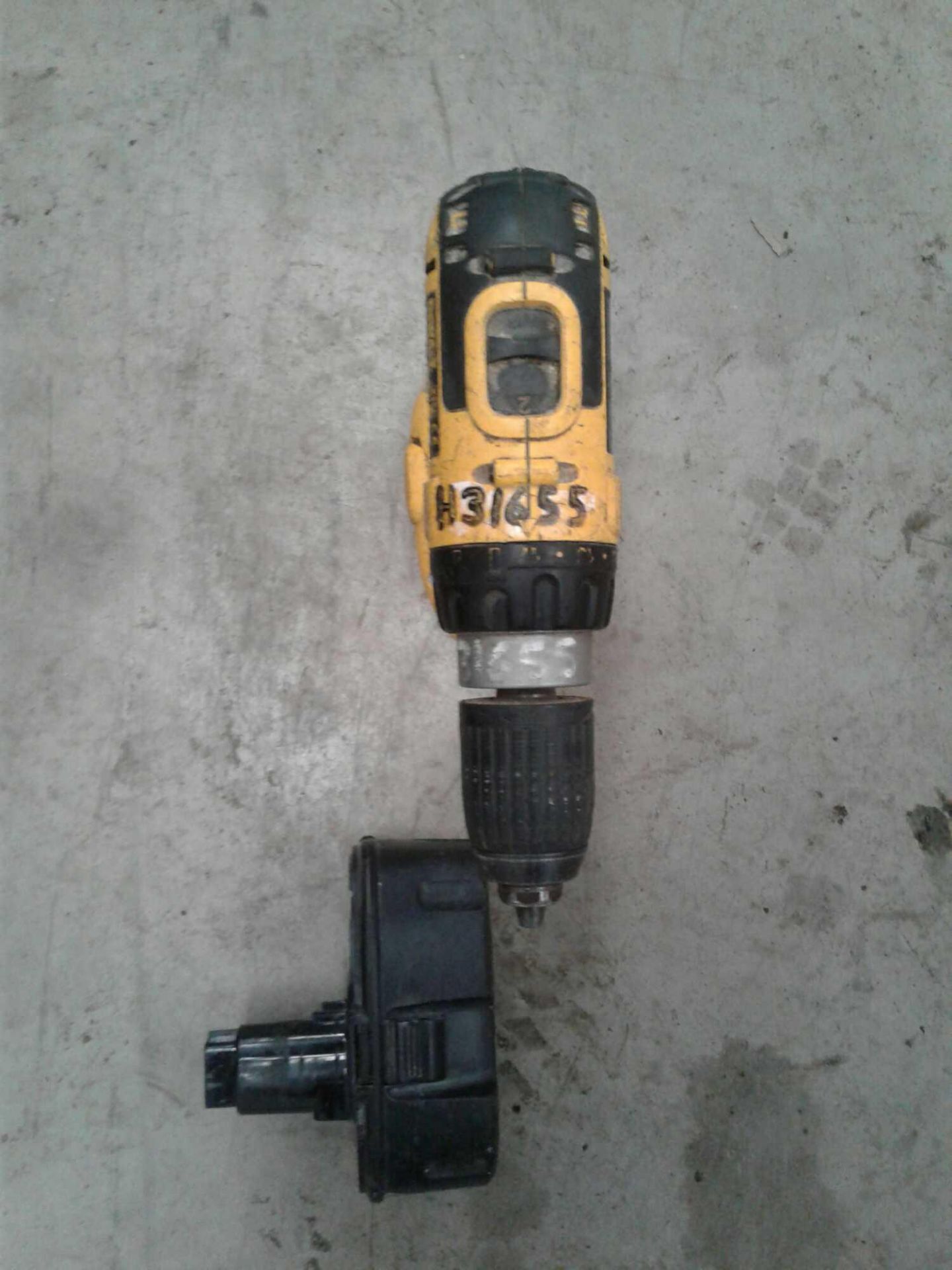 DeWalt cordless drill 18 volt - Image 2 of 4