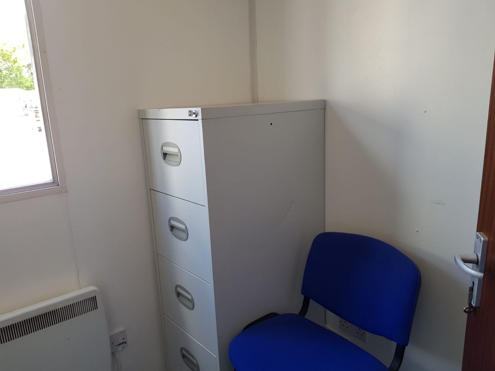 26ft X 10ft Self Contained Welfare Cabin Anti Vandal (Refurbished) - Image 8 of 12