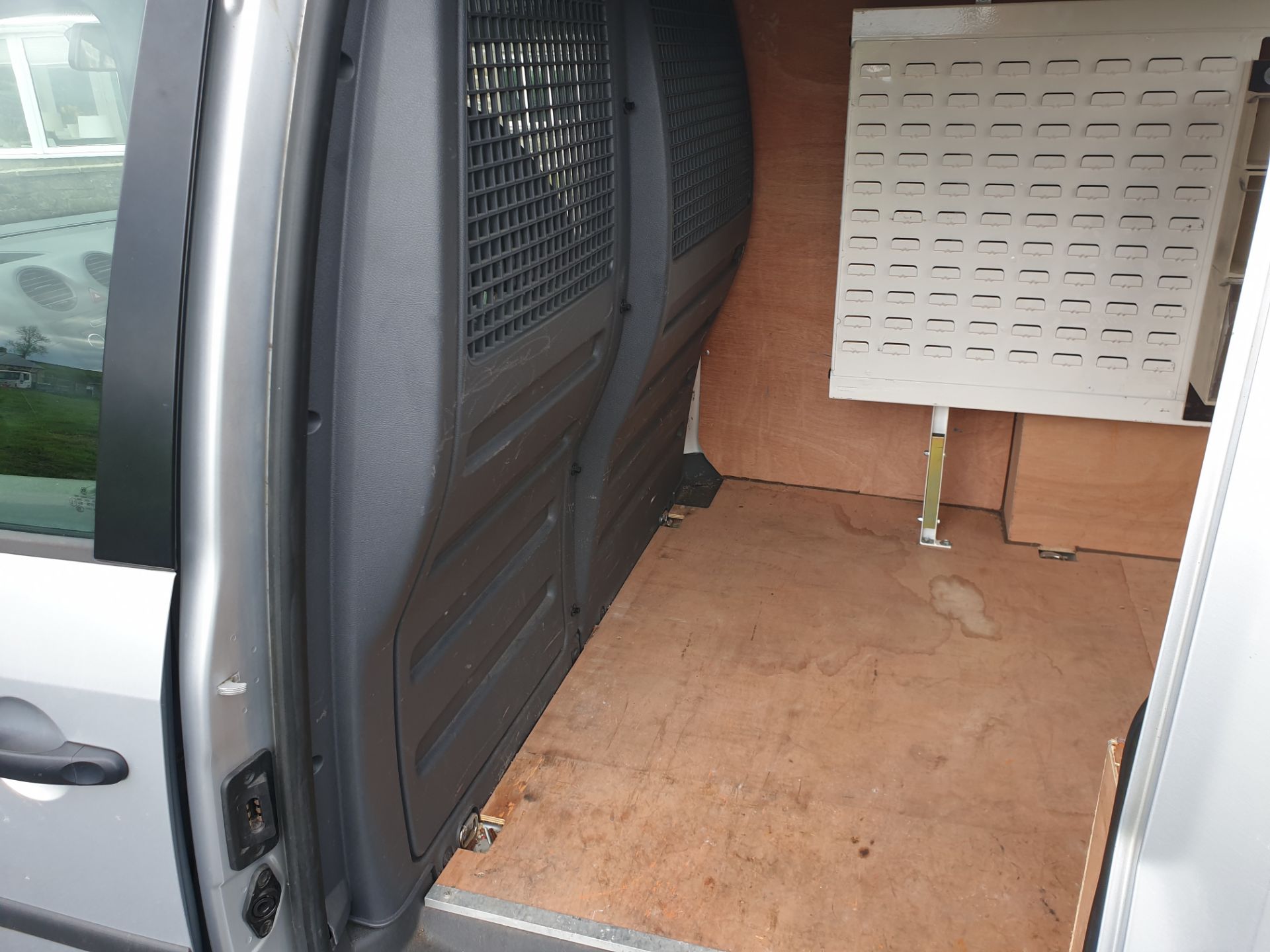 2014 / 64 VW Caddy - Image 11 of 16