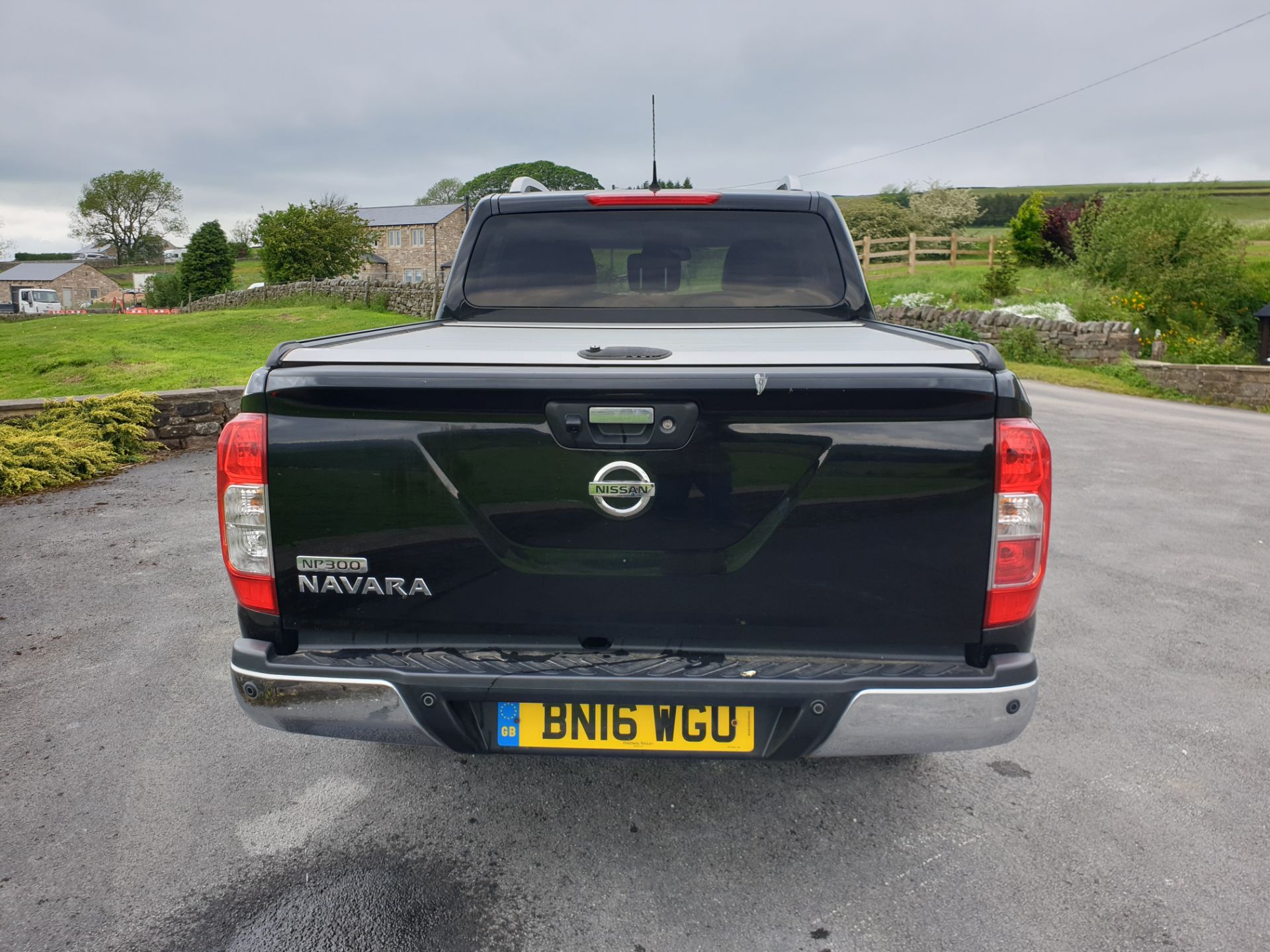 2016 / 16 Nissan Navara Tekna Auto - Image 4 of 16