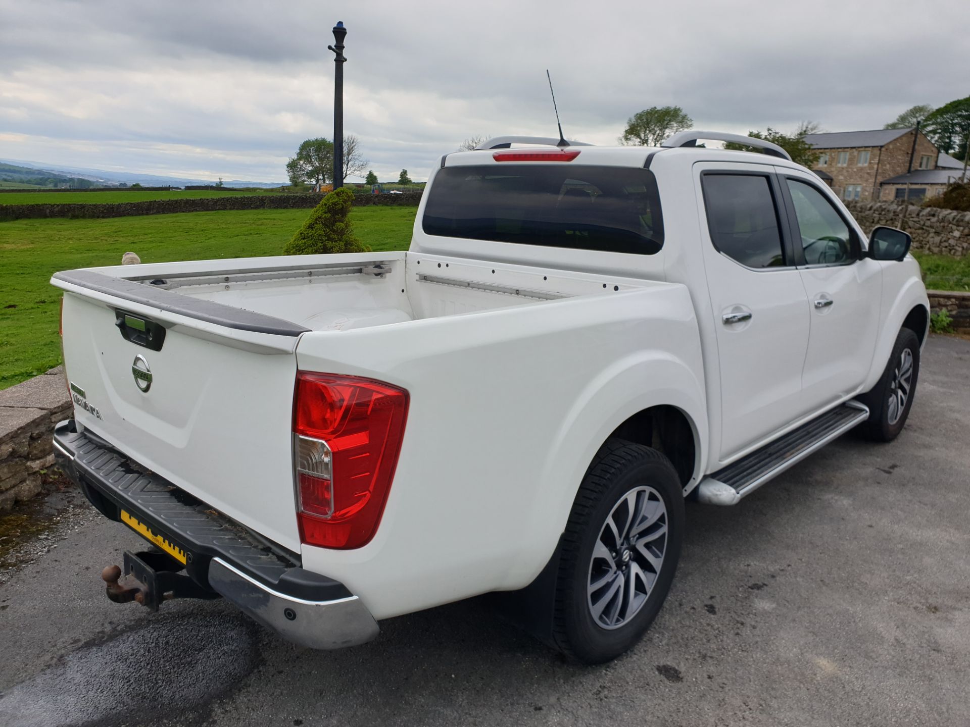 2016 / 16 Nissan Navara Tekna - Image 3 of 16