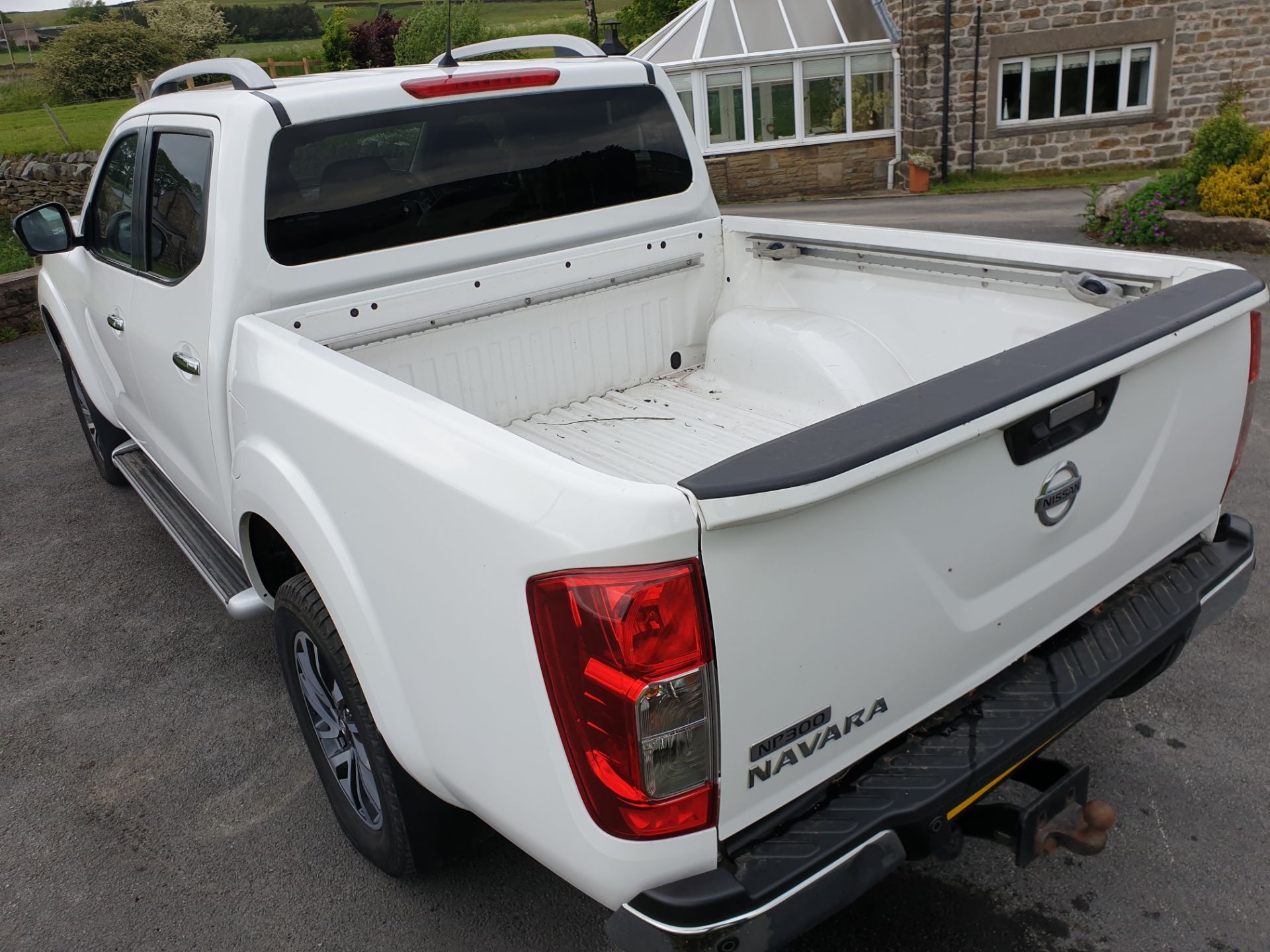 2016 / 16 Nissan Navara Tekna - Image 5 of 16