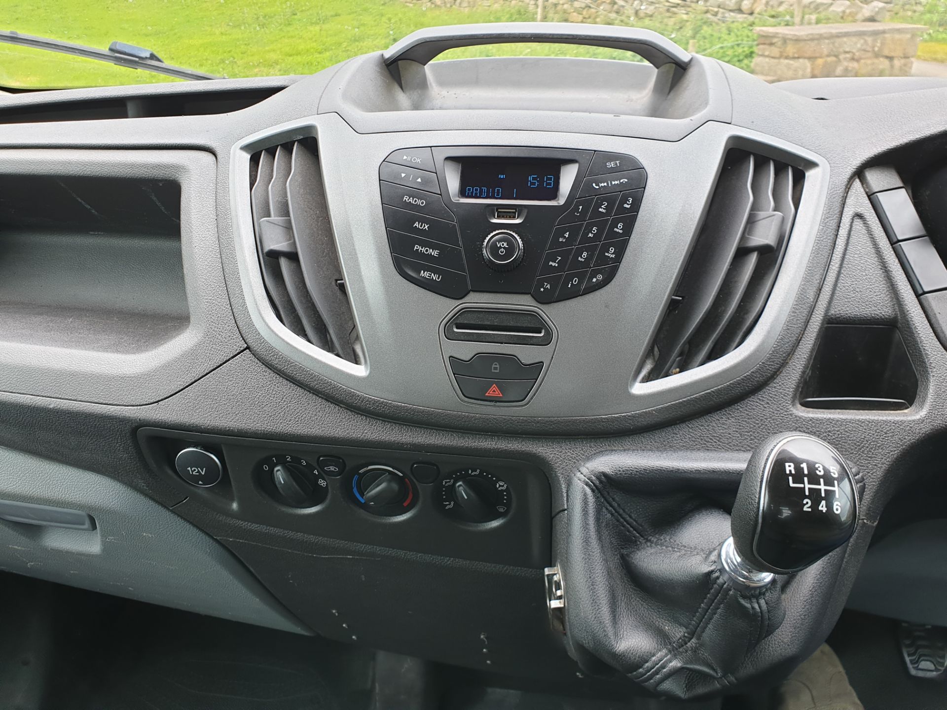 2015 / 64 Ford Transit Dropside - Image 11 of 16