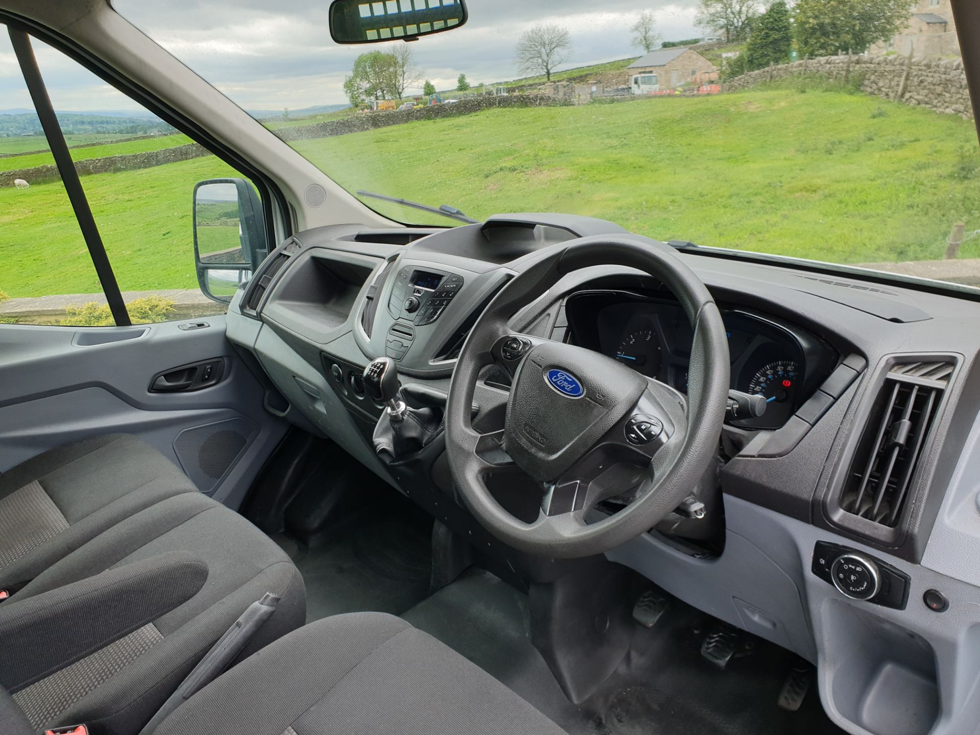 2015 / 64 Ford Transit Dropside - Image 10 of 16