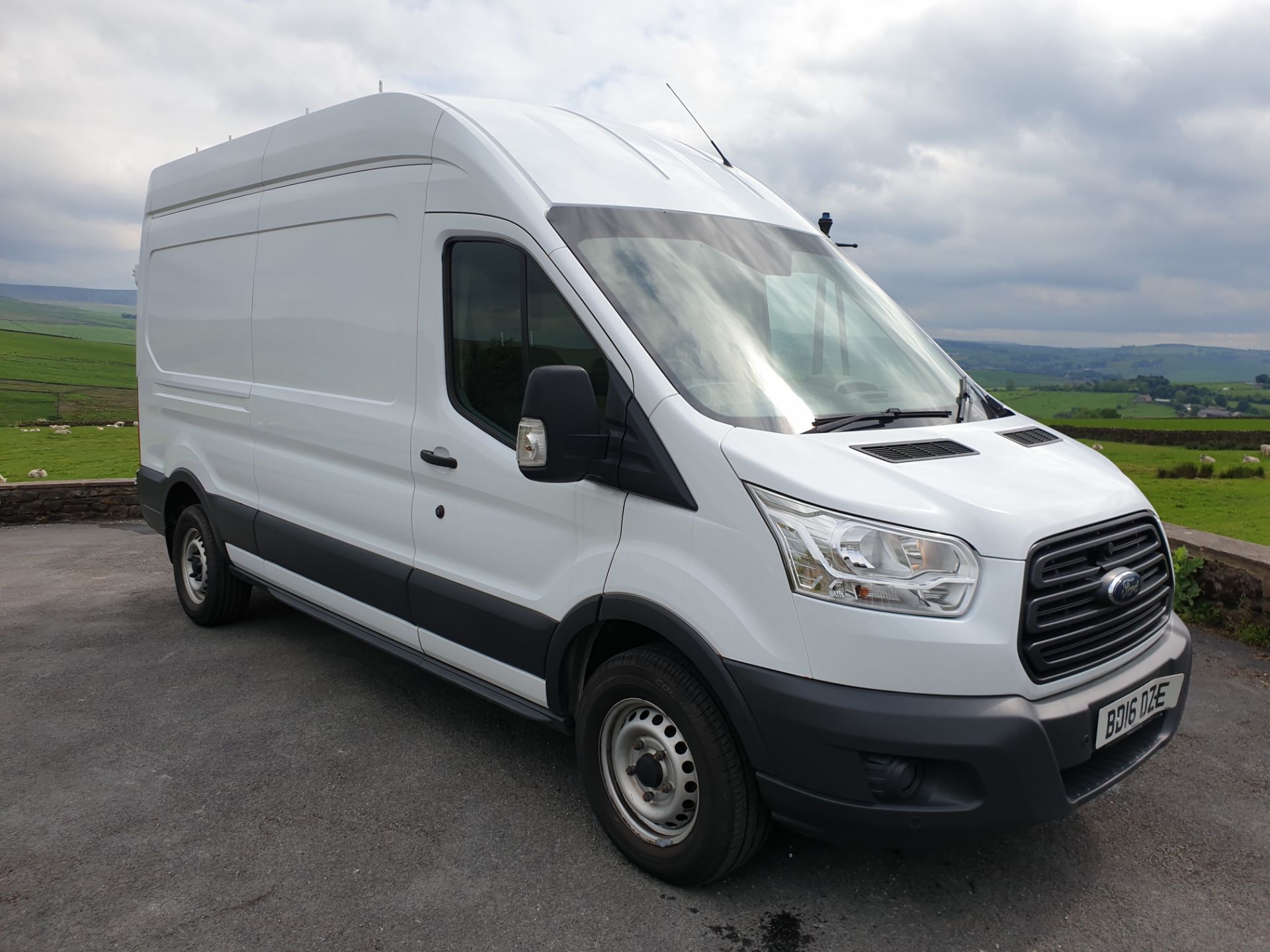 2016 / 16 Ford Transit L3H2 Fwd 350