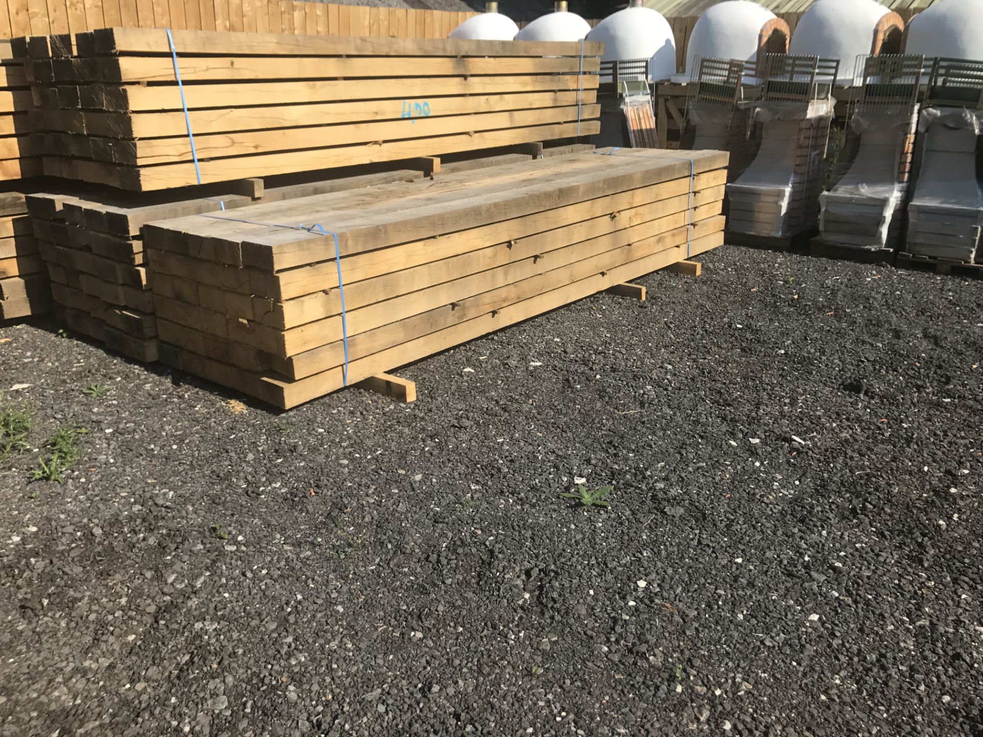 PALLET OF 30 x OAK BEAMS APPROX 13FT LONG – 4M LONG X 8 INCH X 4 INCH THICK