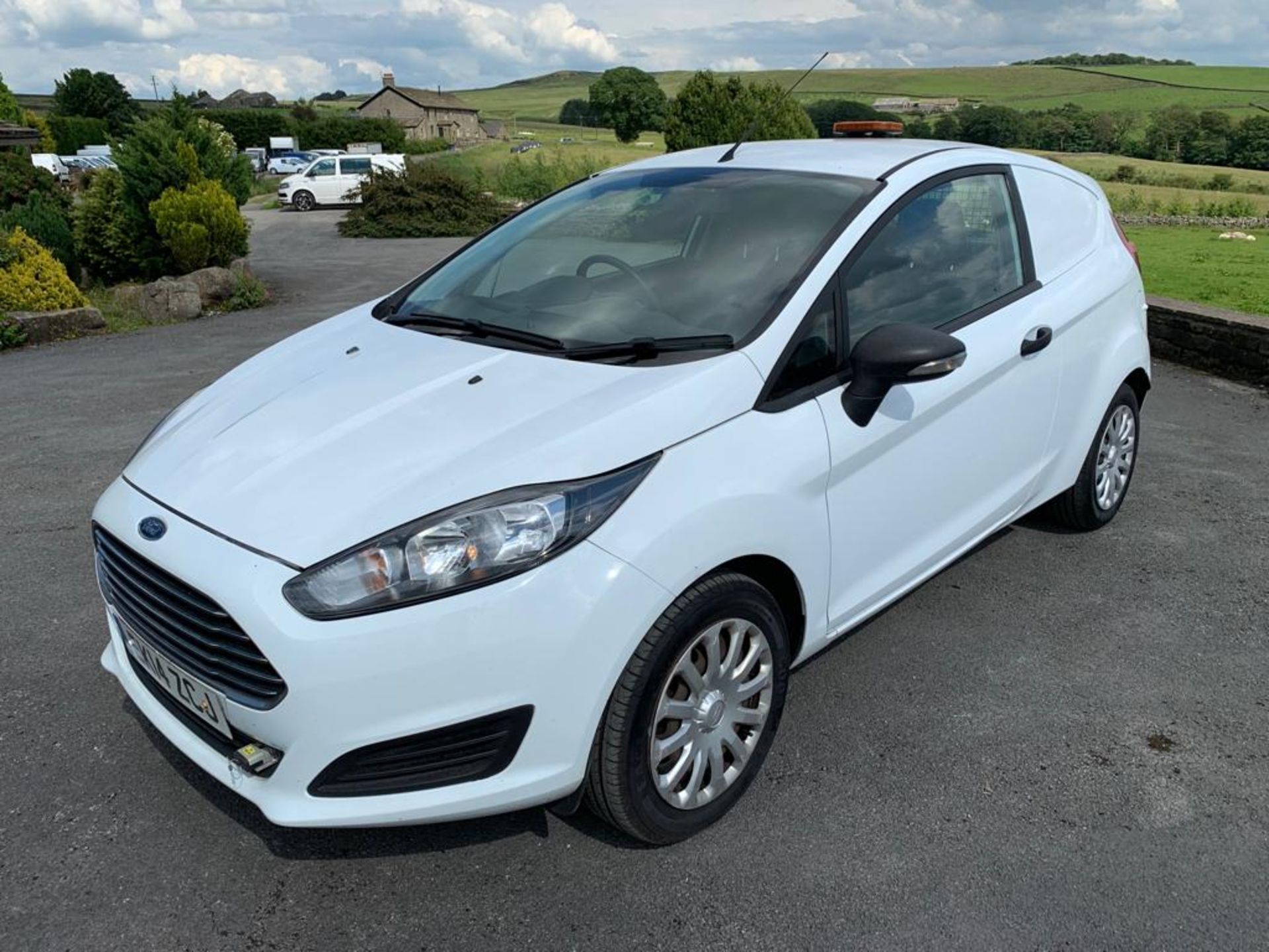 2014 / 14 Ford Fiesta Van - Image 4 of 14