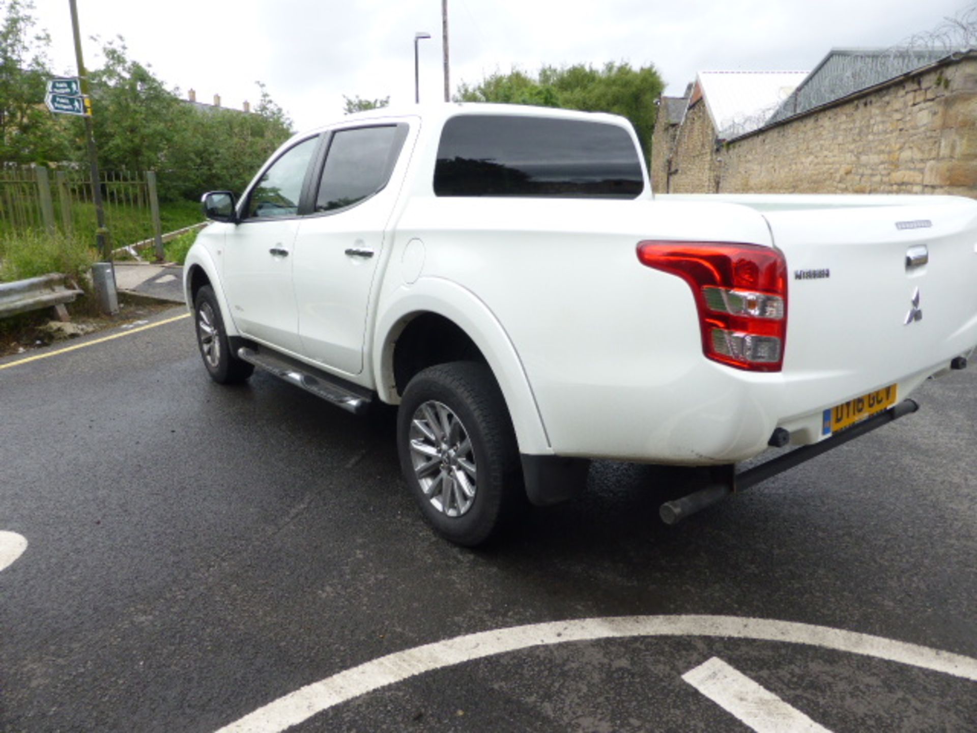 2016 / 16 Mitsubishi L200 Titan 4X4 Dc Pick up - Image 3 of 10