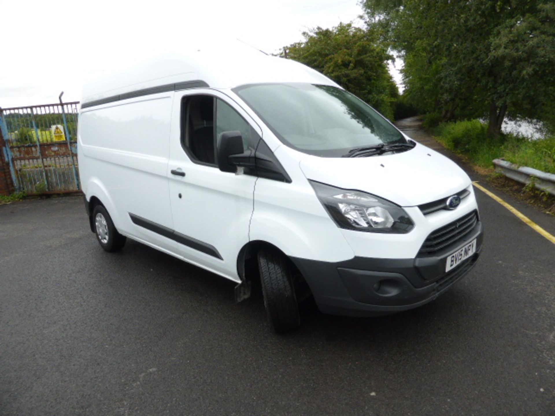 2015 / 15 Ford Transit Custom L2H2