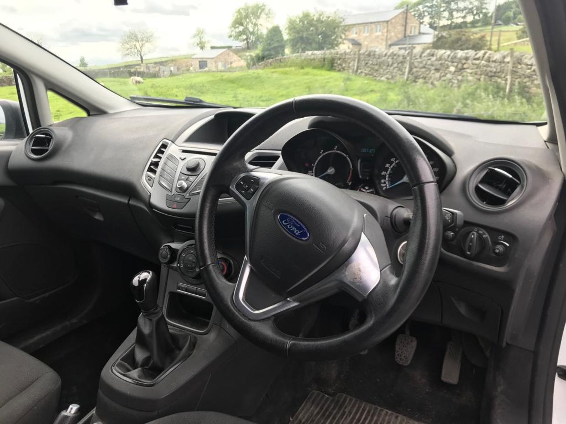 2014 / 14 Ford Fiesta Van 1.6 Tdci - Image 7 of 9