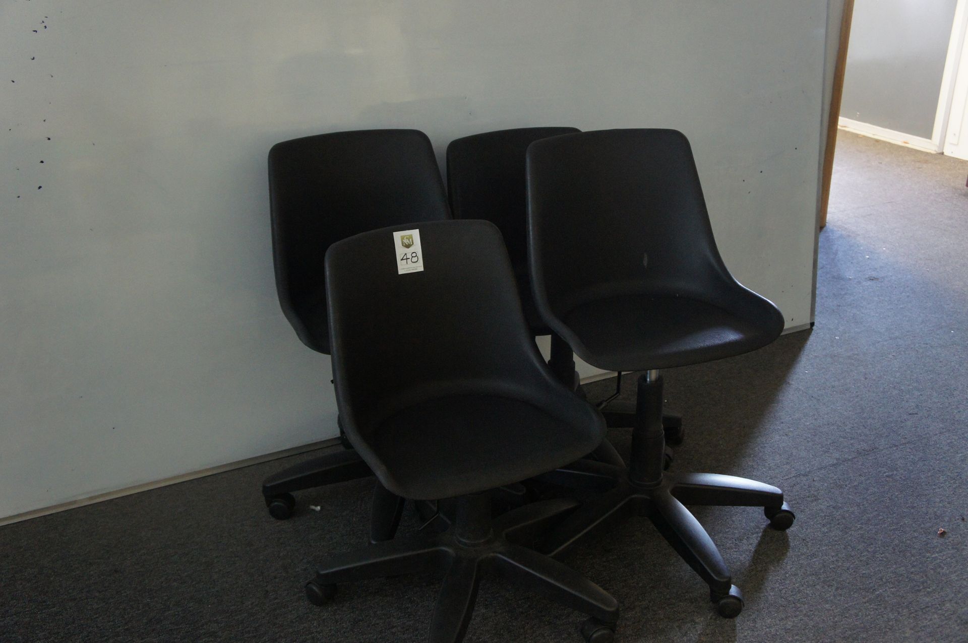 Pinnacle swivel chairs (4)