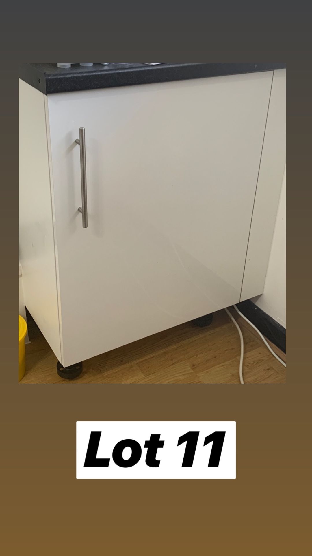 1 White Single Door Floor Cabinet