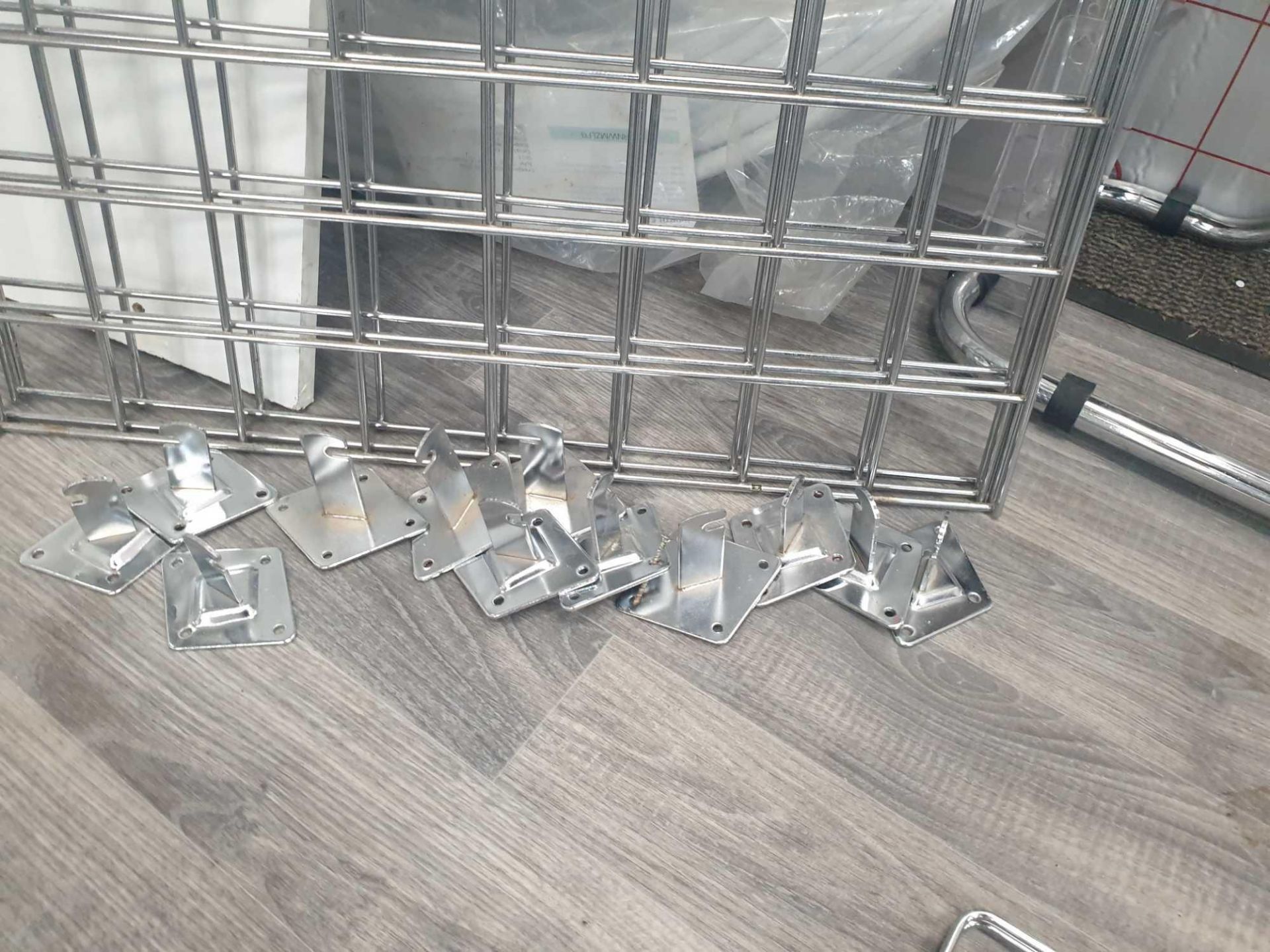 Chrome shop fittings wall racking - Image 2 of 2