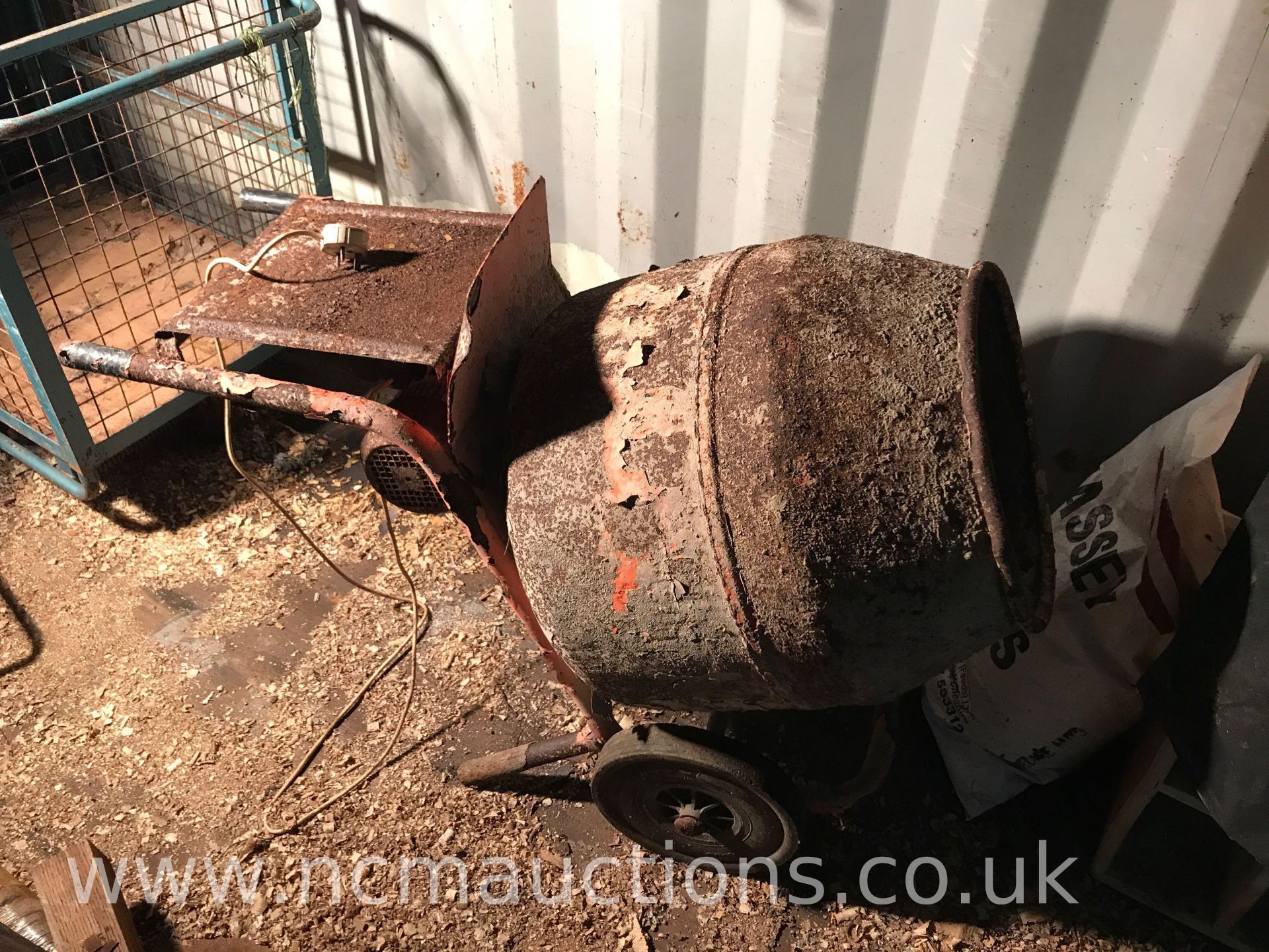 Cement Mixer - Image 2 of 4