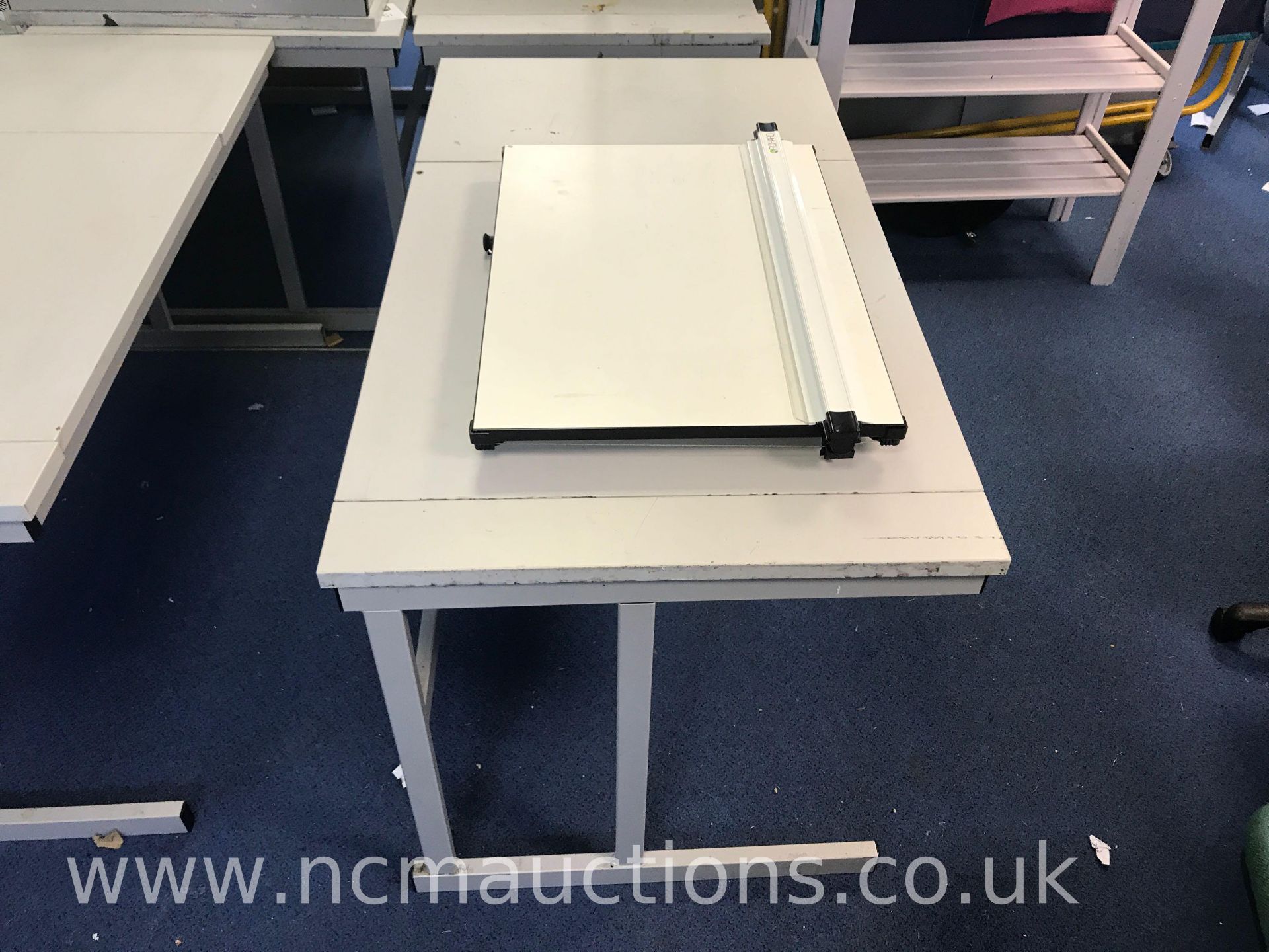 A2 Flip Top Drawing Board Table - Image 4 of 4