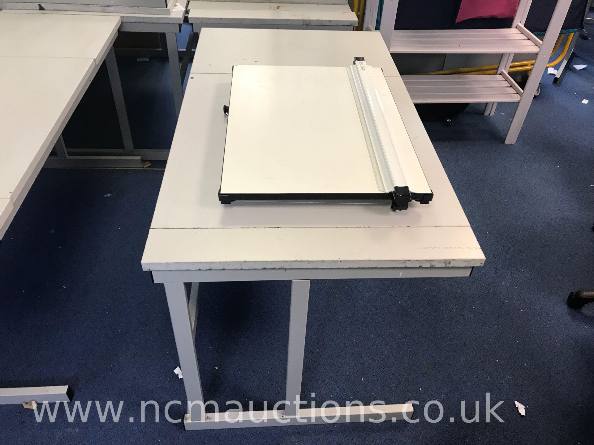 A2 Flip Top Drawing Board Table - Image 4 of 4