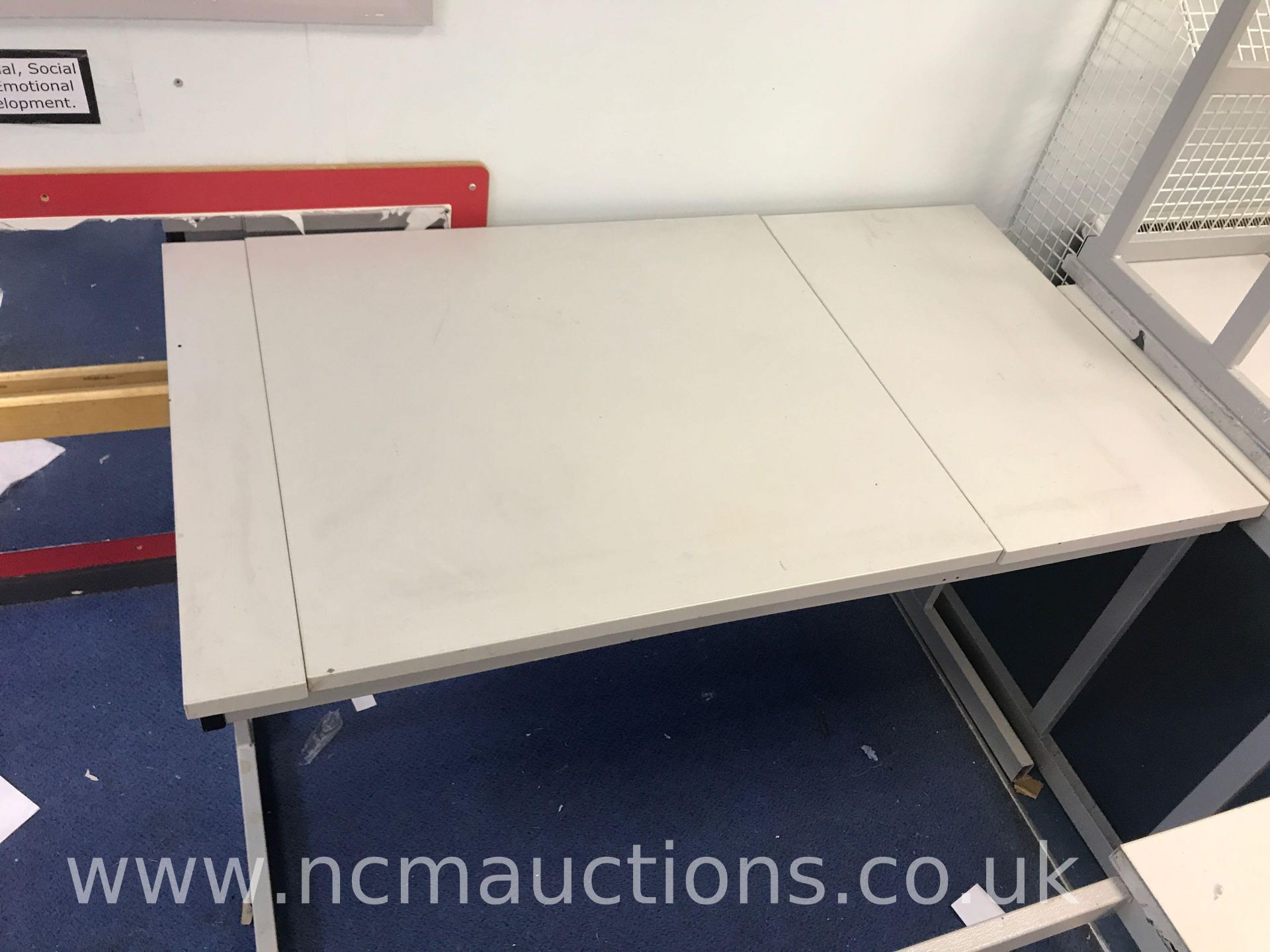 A2 Flip Top Drawing Board Table - Image 2 of 4